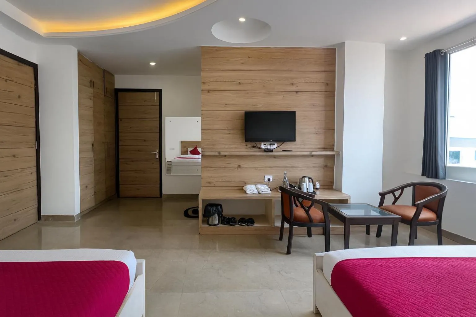 TV and multimedia, Bed in Hotel Good Luck by JMD Group