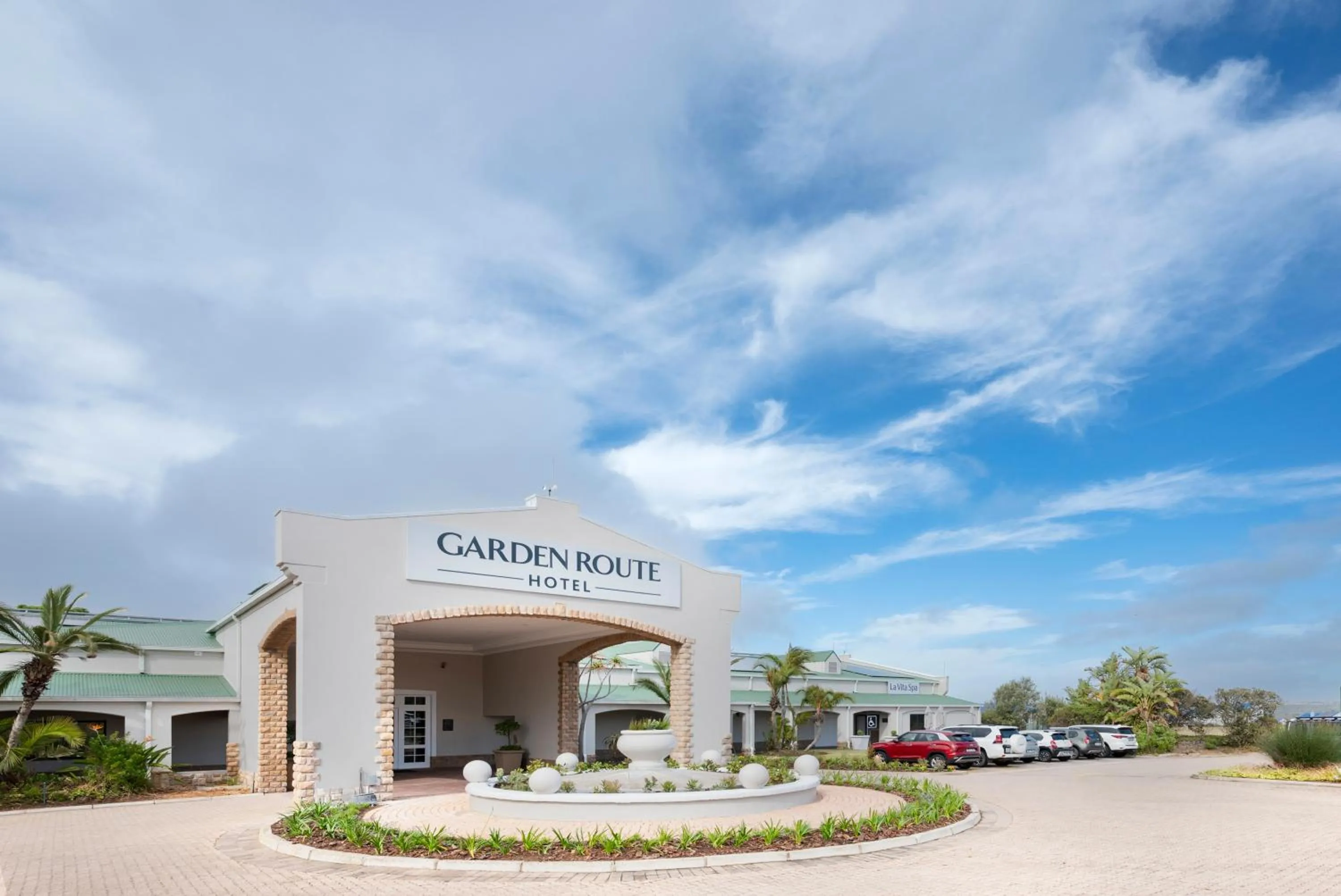 Facade/entrance in Garden Route Hotel