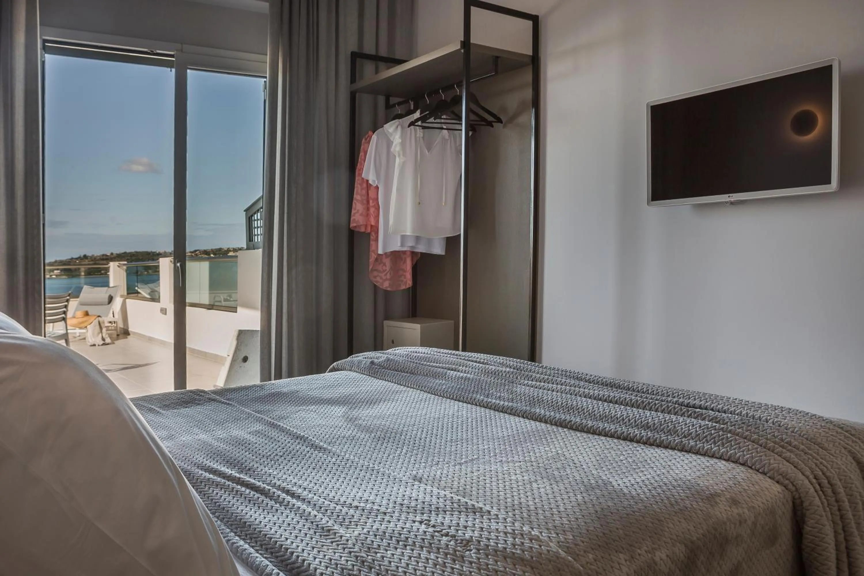 TV and multimedia in Limanaki Hotel