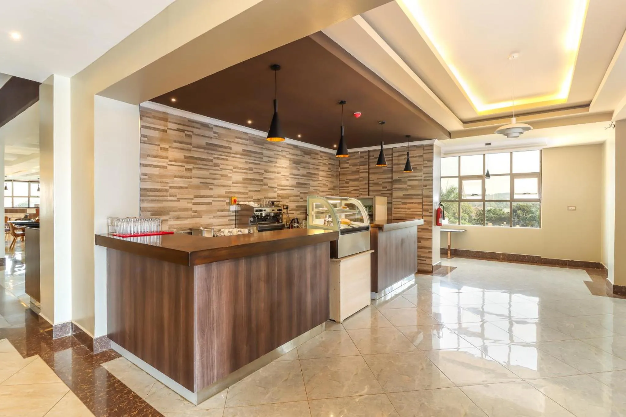 Restaurant/places to eat in Dallas Premiere Hotel