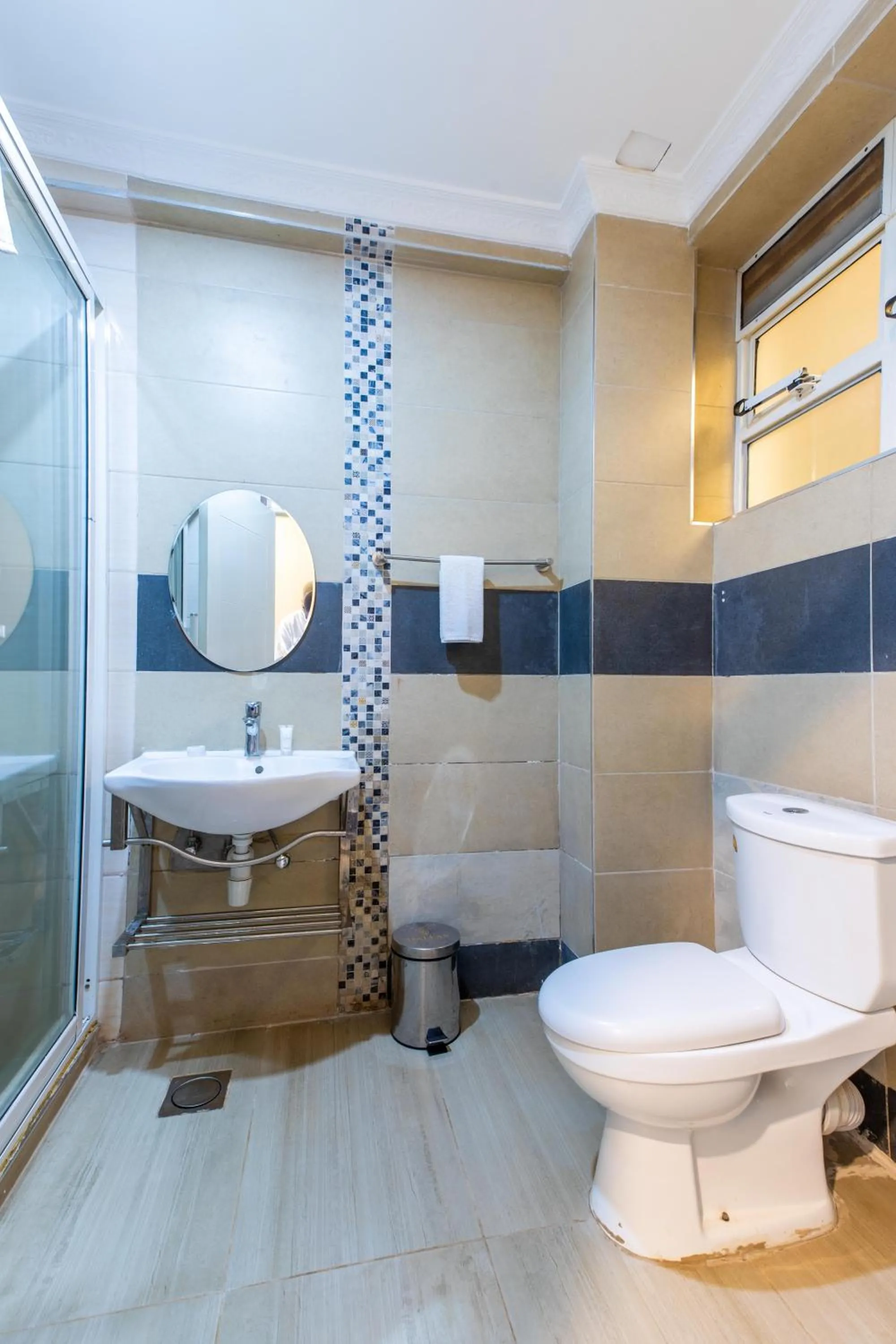 Bathroom in Dallas Premiere Hotel