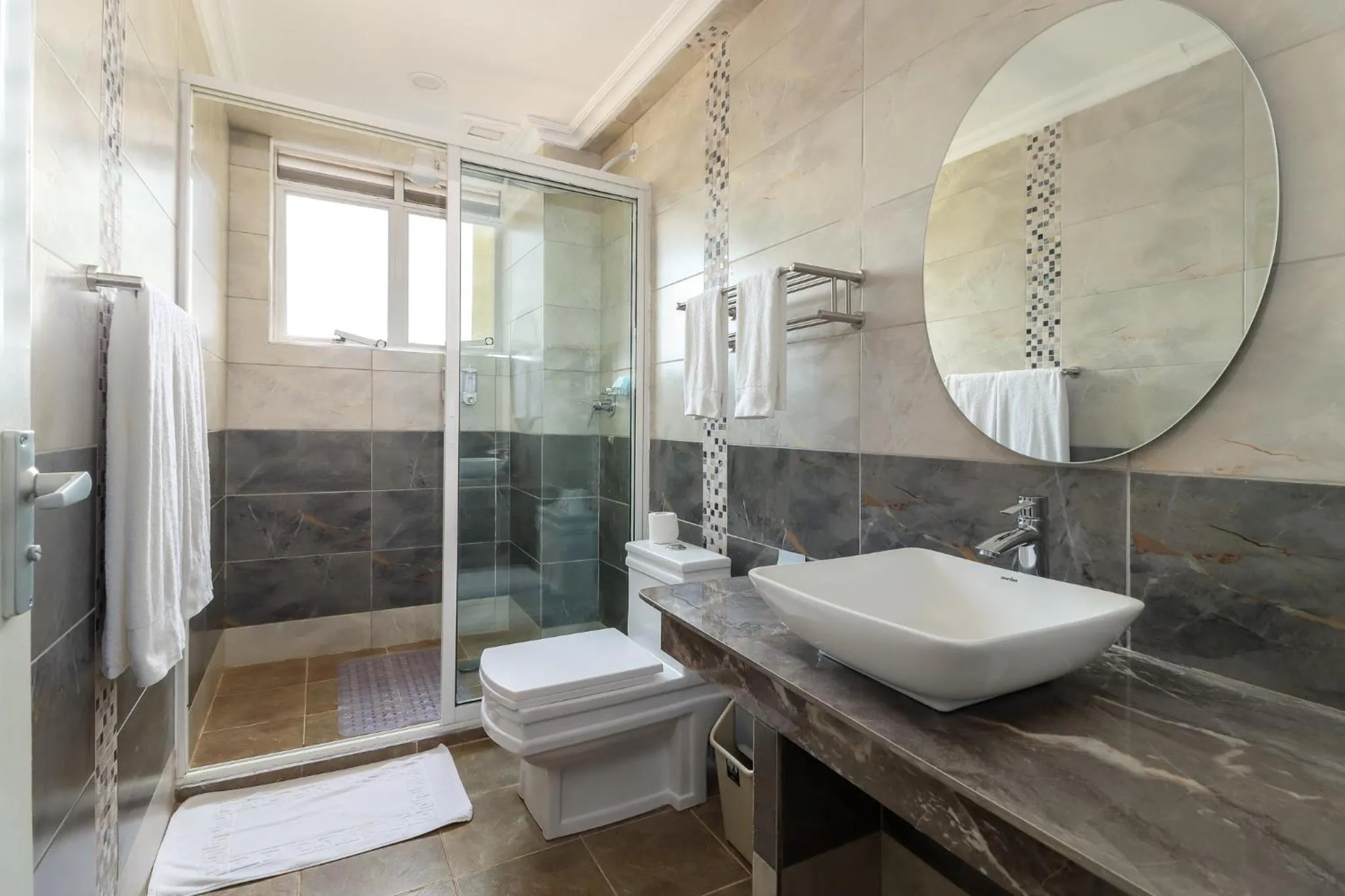 Shower in Dallas Premiere Hotel