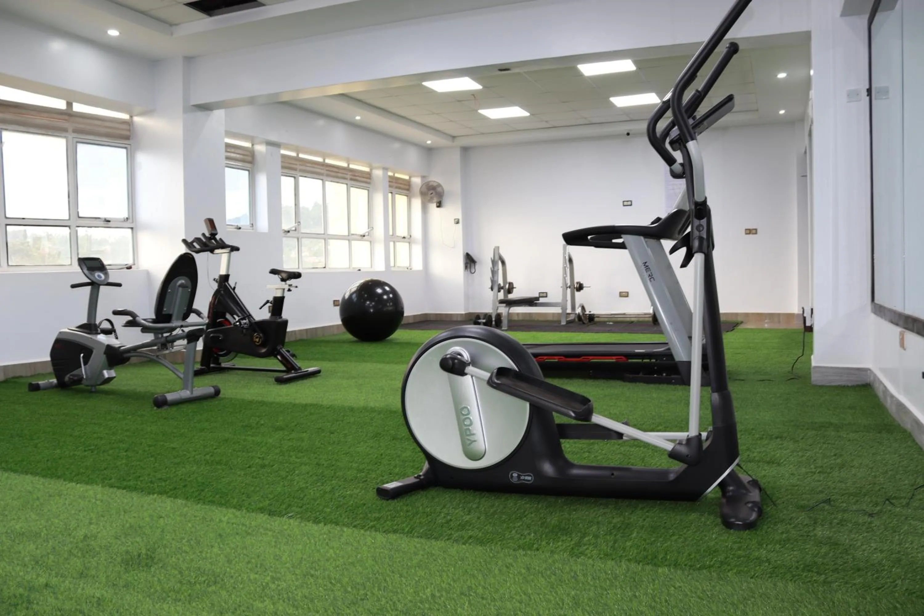 Fitness centre/facilities in Dallas Premiere Hotel