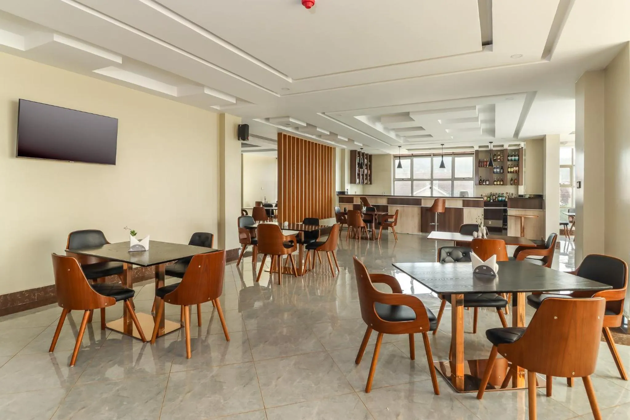 Restaurant/places to eat in Dallas Premiere Hotel