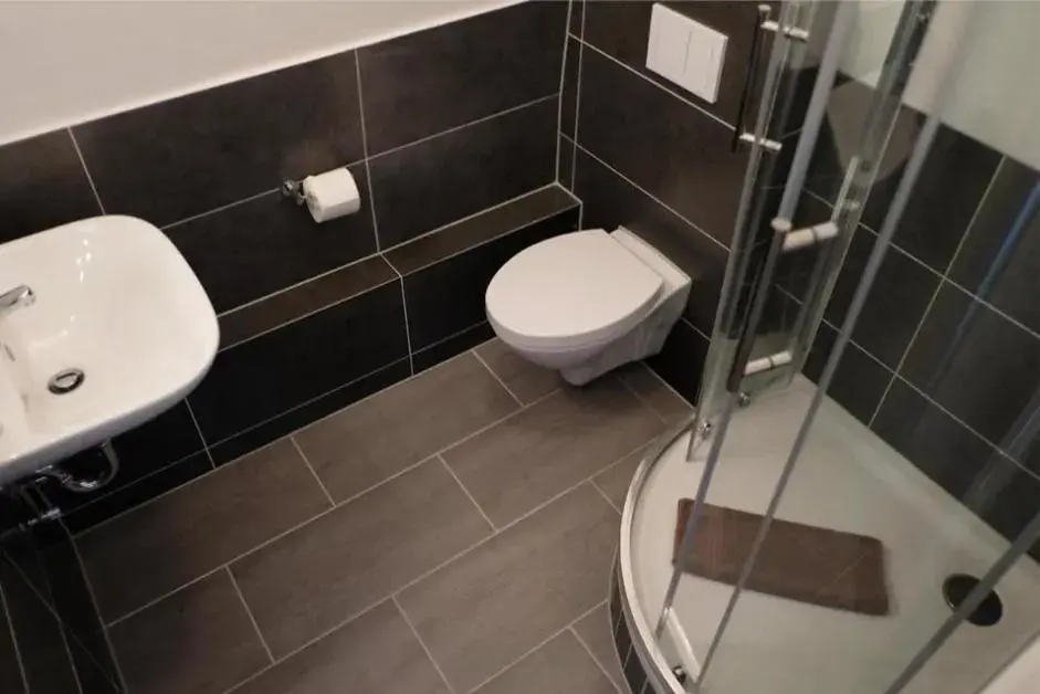 Single Room with Shower - single occupancy in Lessinghof Single Room with Shower - single occupancy in Lessinghof