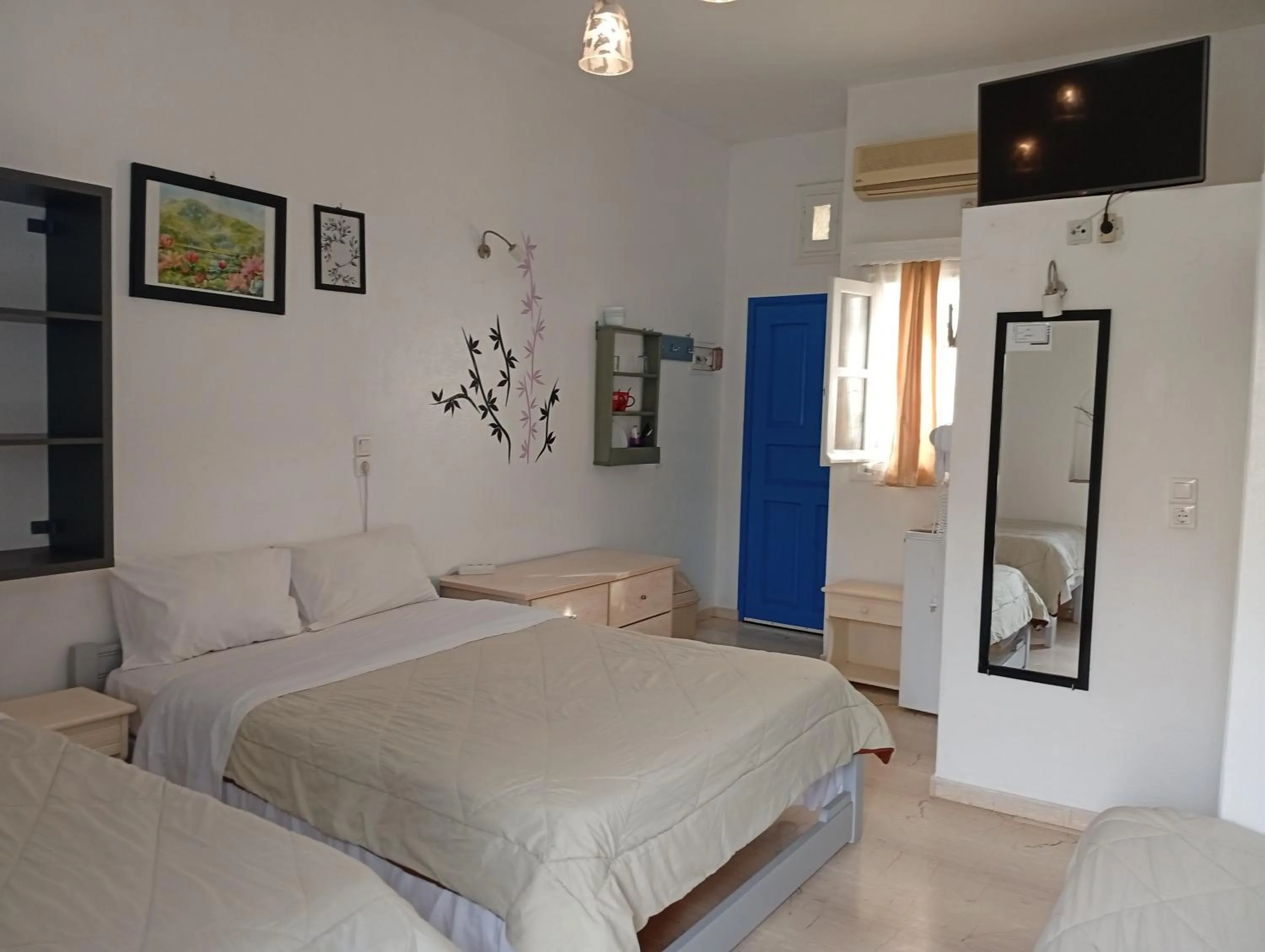 Living room, Bed in The Best