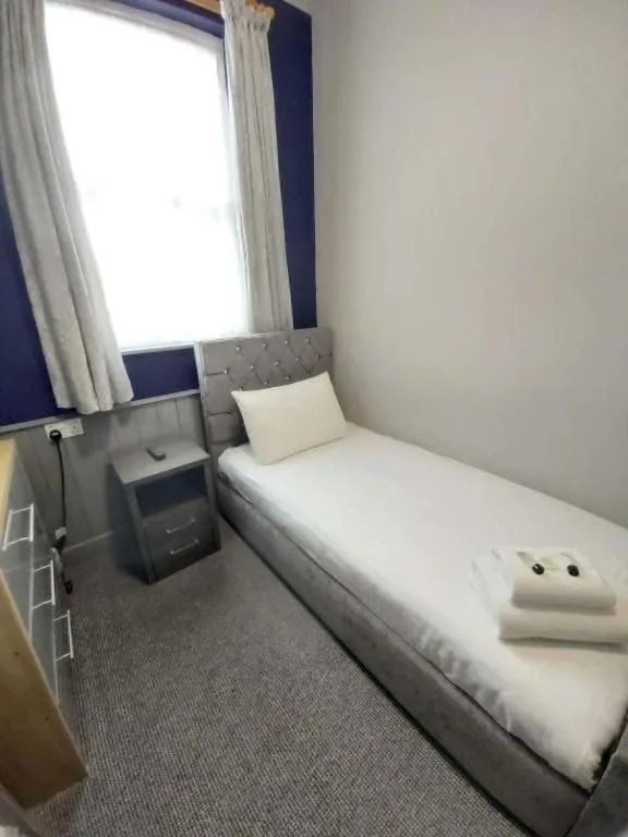 Bedroom, Bed in OYO Ivy Hotel