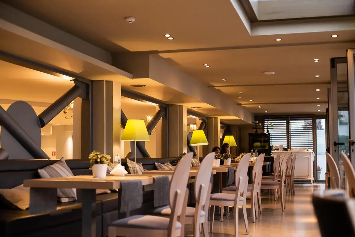 Restaurant/places to eat in Golden Star City Resort Restaurant/places to eat in Golden Star City Resort