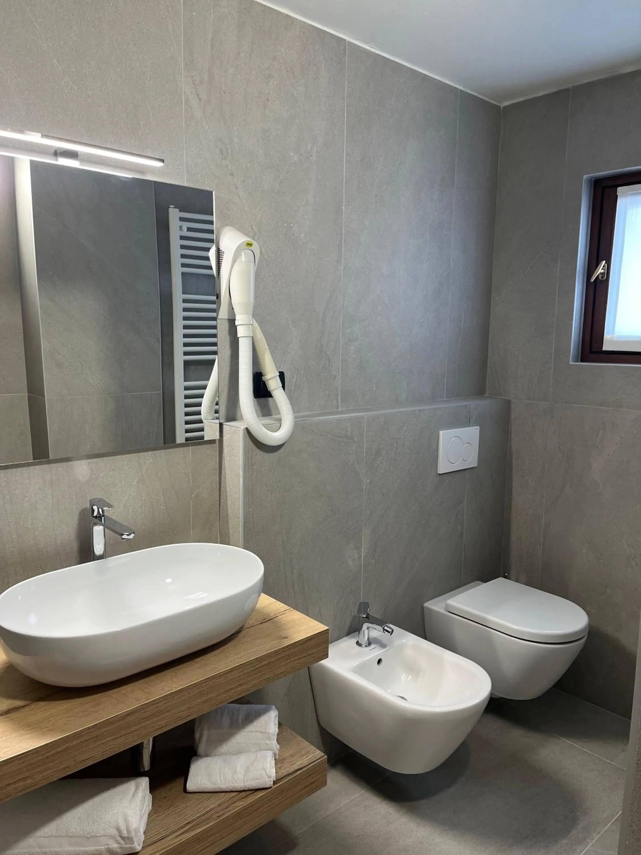 Toilet in Hotel Alle Tre Baite