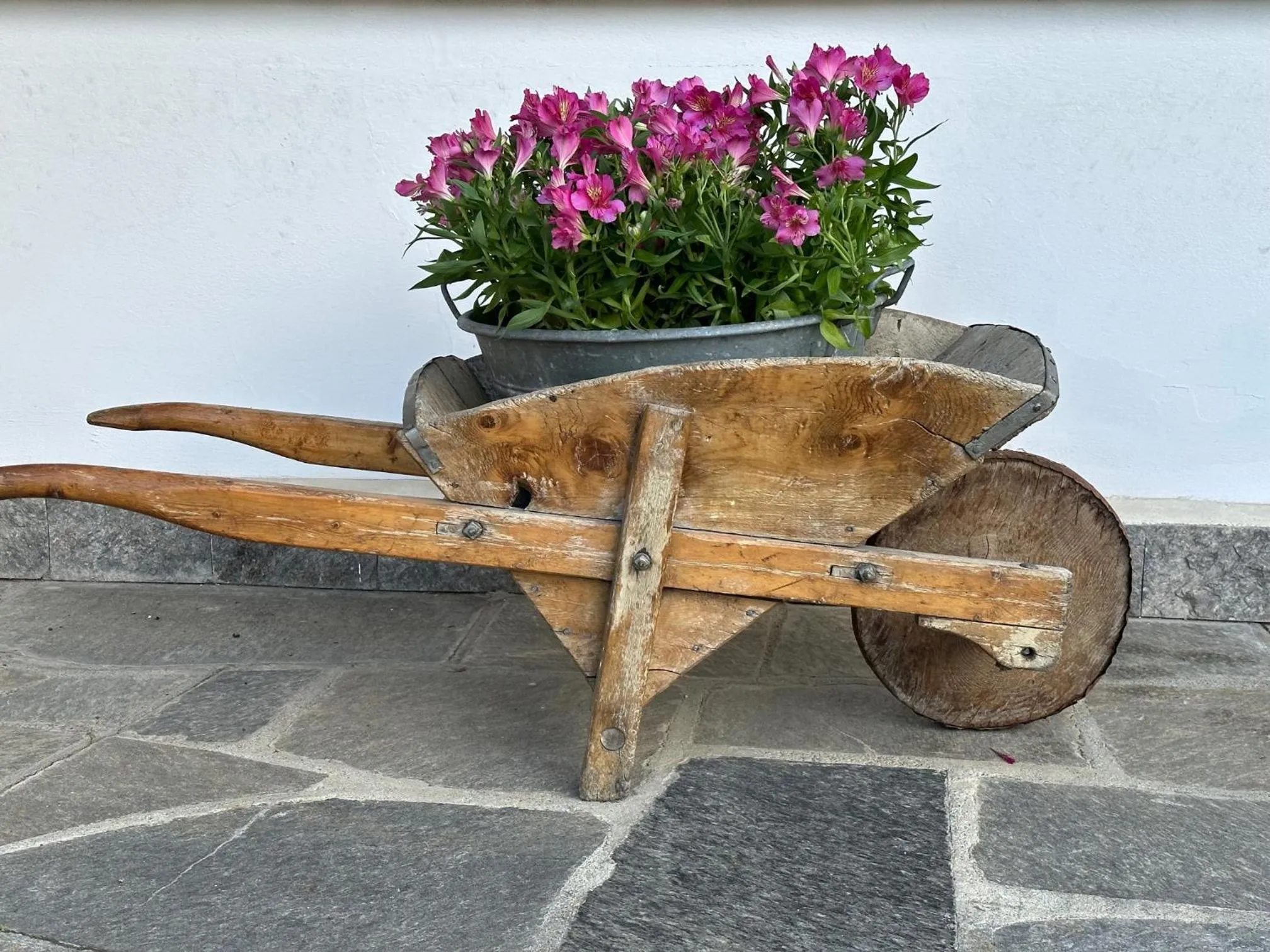 Decorative detail in Hotel Alle Tre Baite