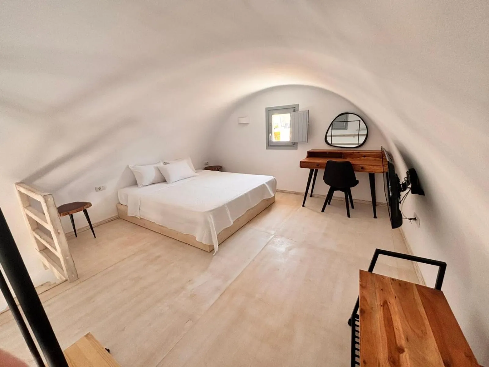 Bed in Anemoessa Villa