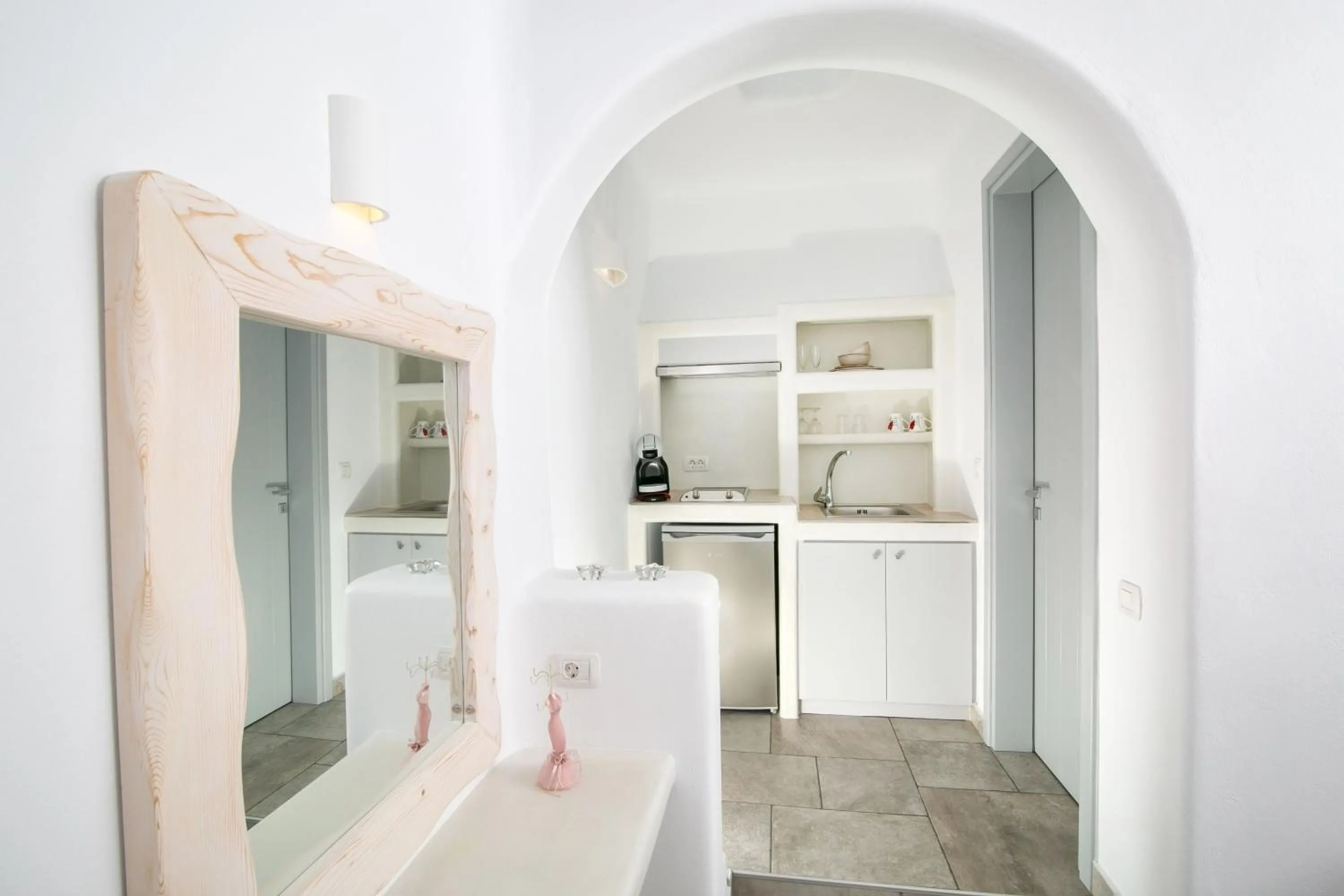 Coffee/tea facilities in Anemoessa Villa