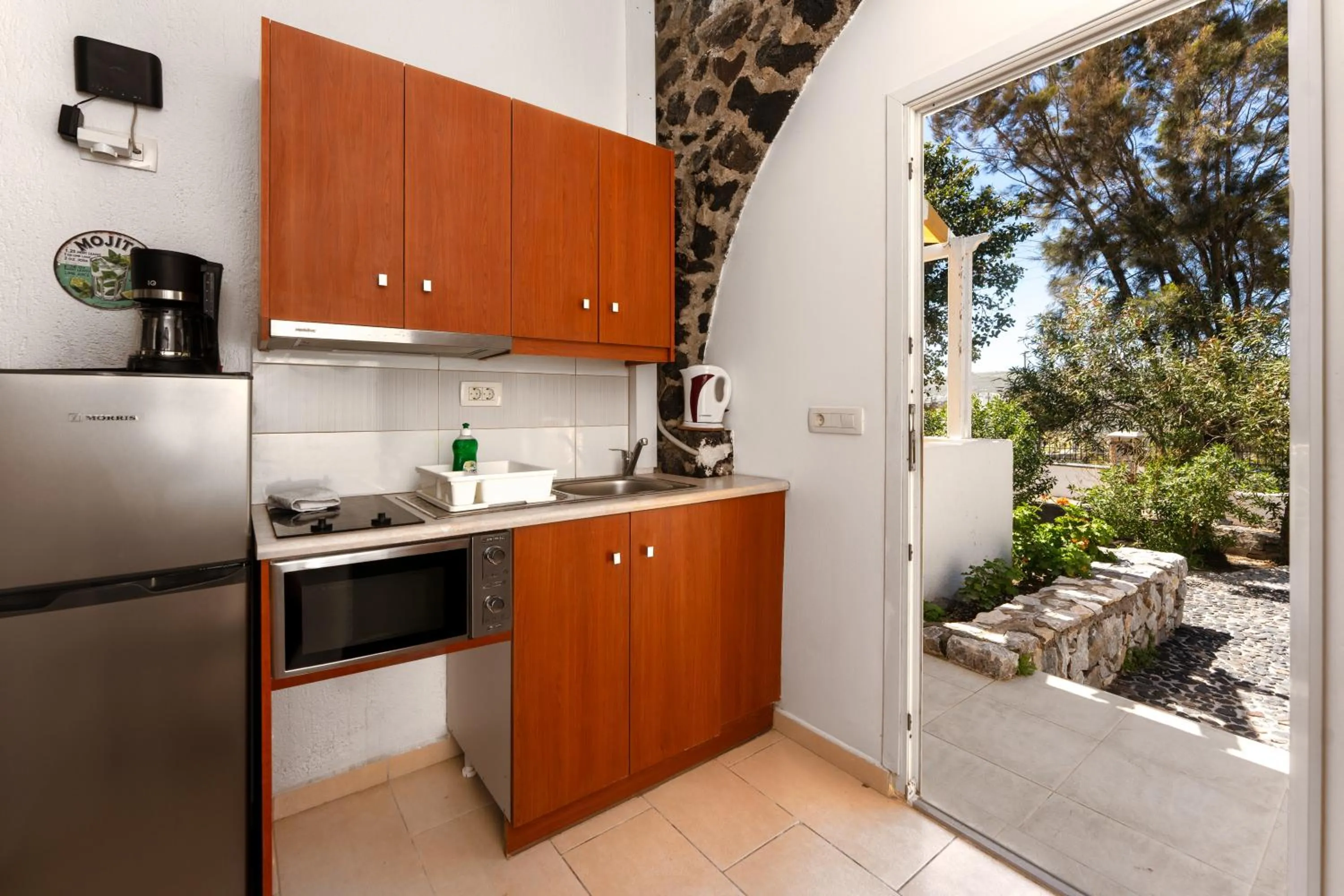 Birds Villa Apartments with Heated Pool - Including Car and Breakfast