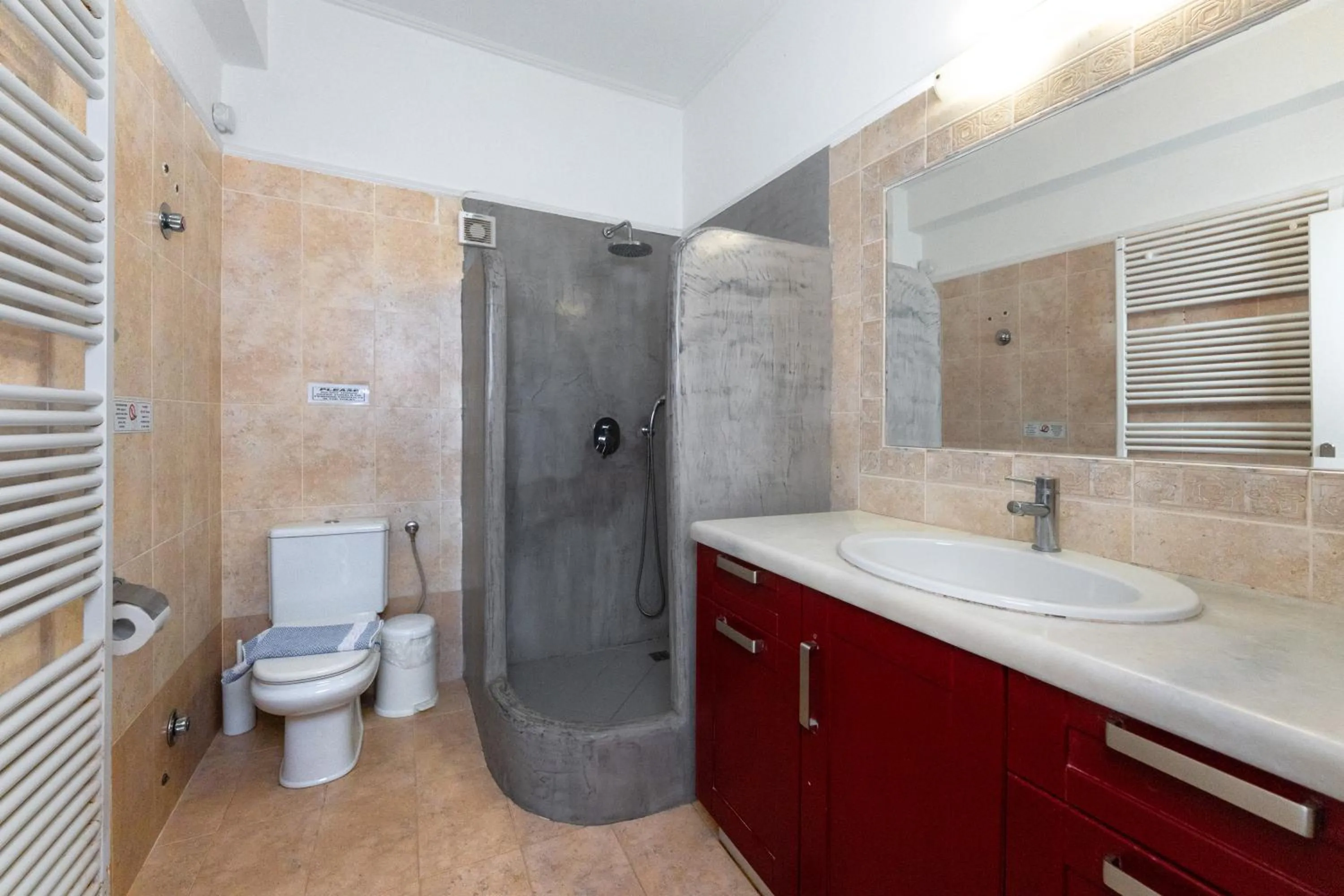 Birds Villa Apartments with Heated Pool - Including Car and Breakfast
