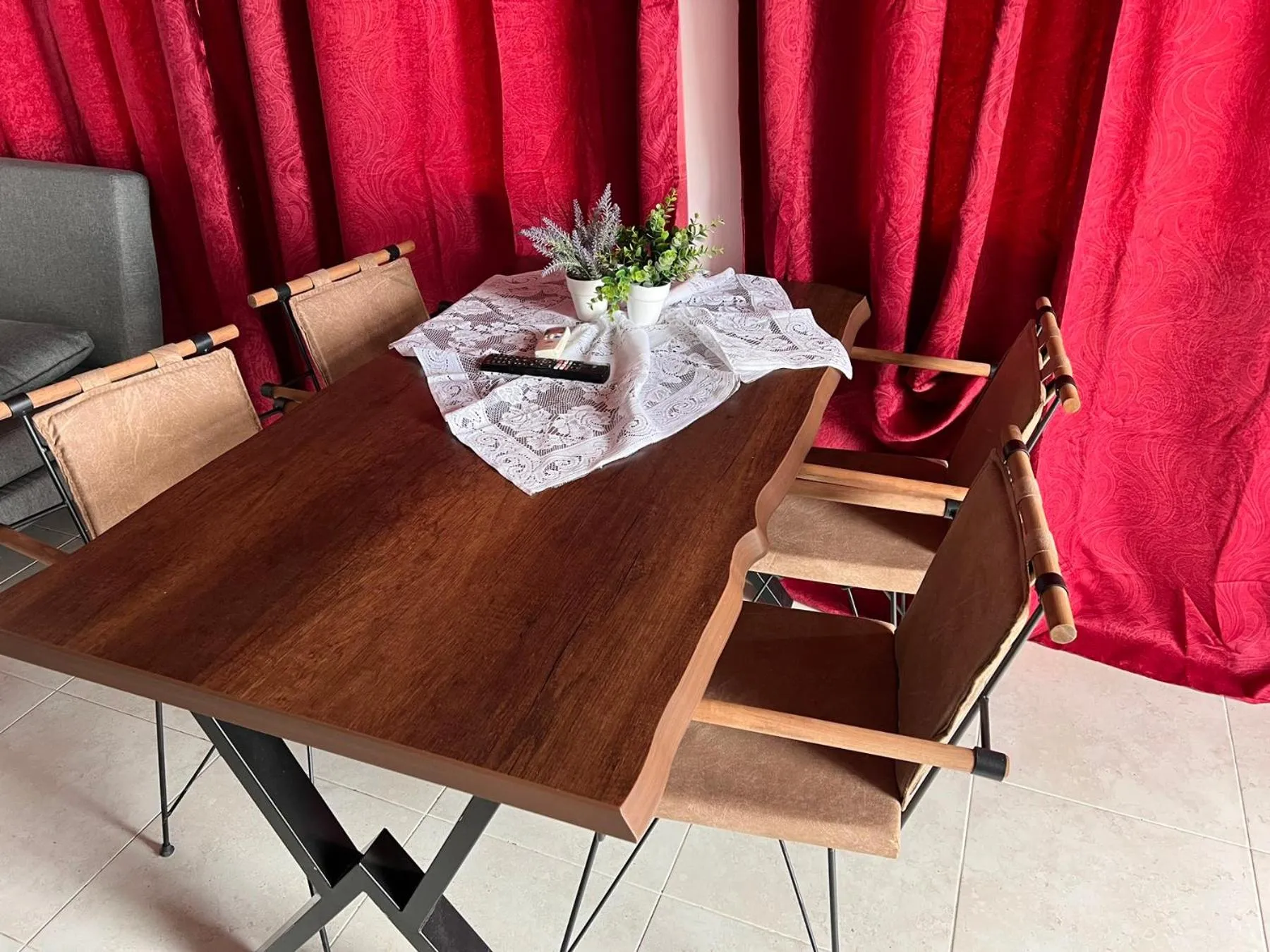 Birds Villa Apartments with Heated Pool - Including Car and Breakfast