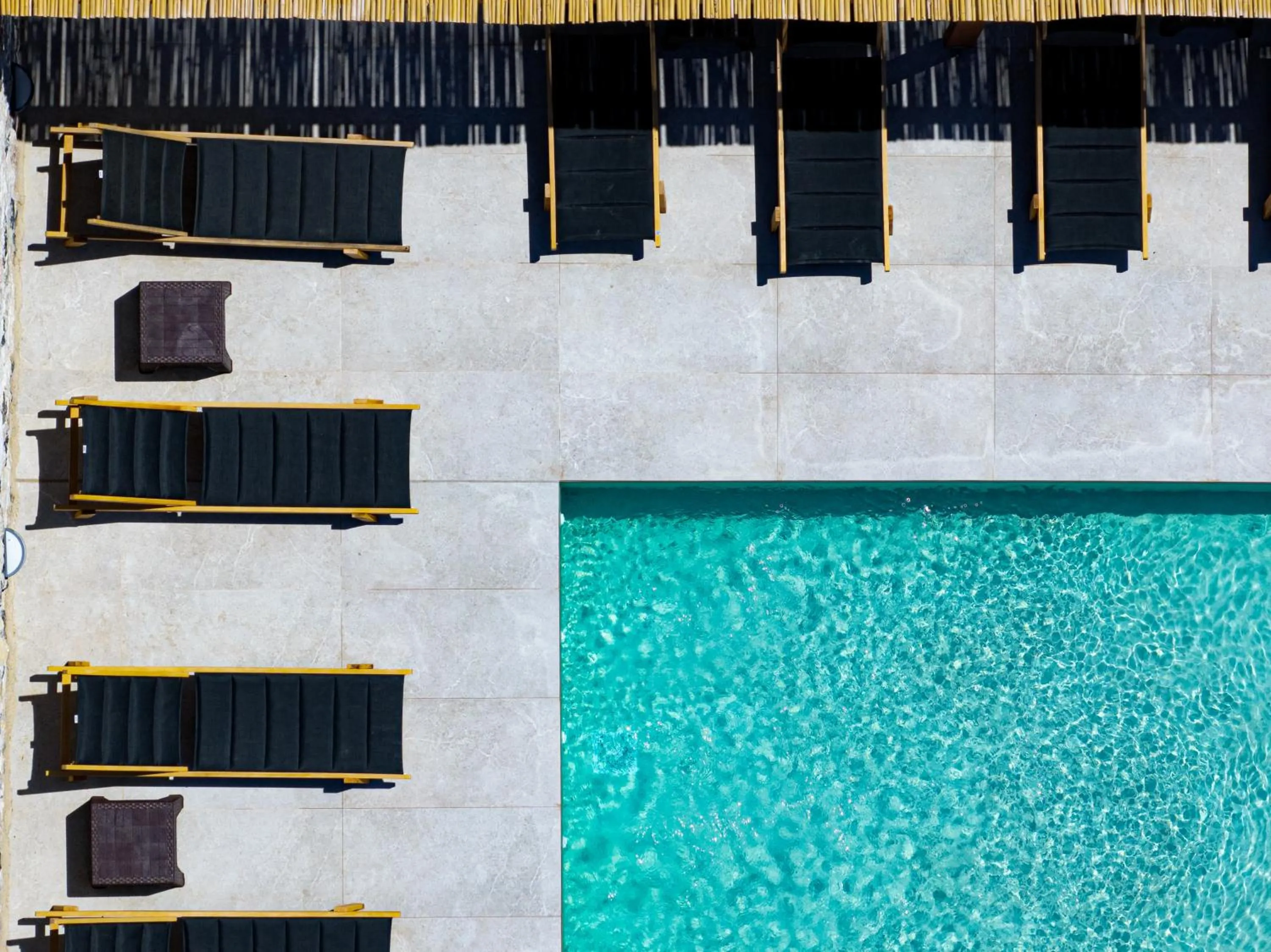 Birds Villa Apartments with Heated Pool - Including Car and Breakfast