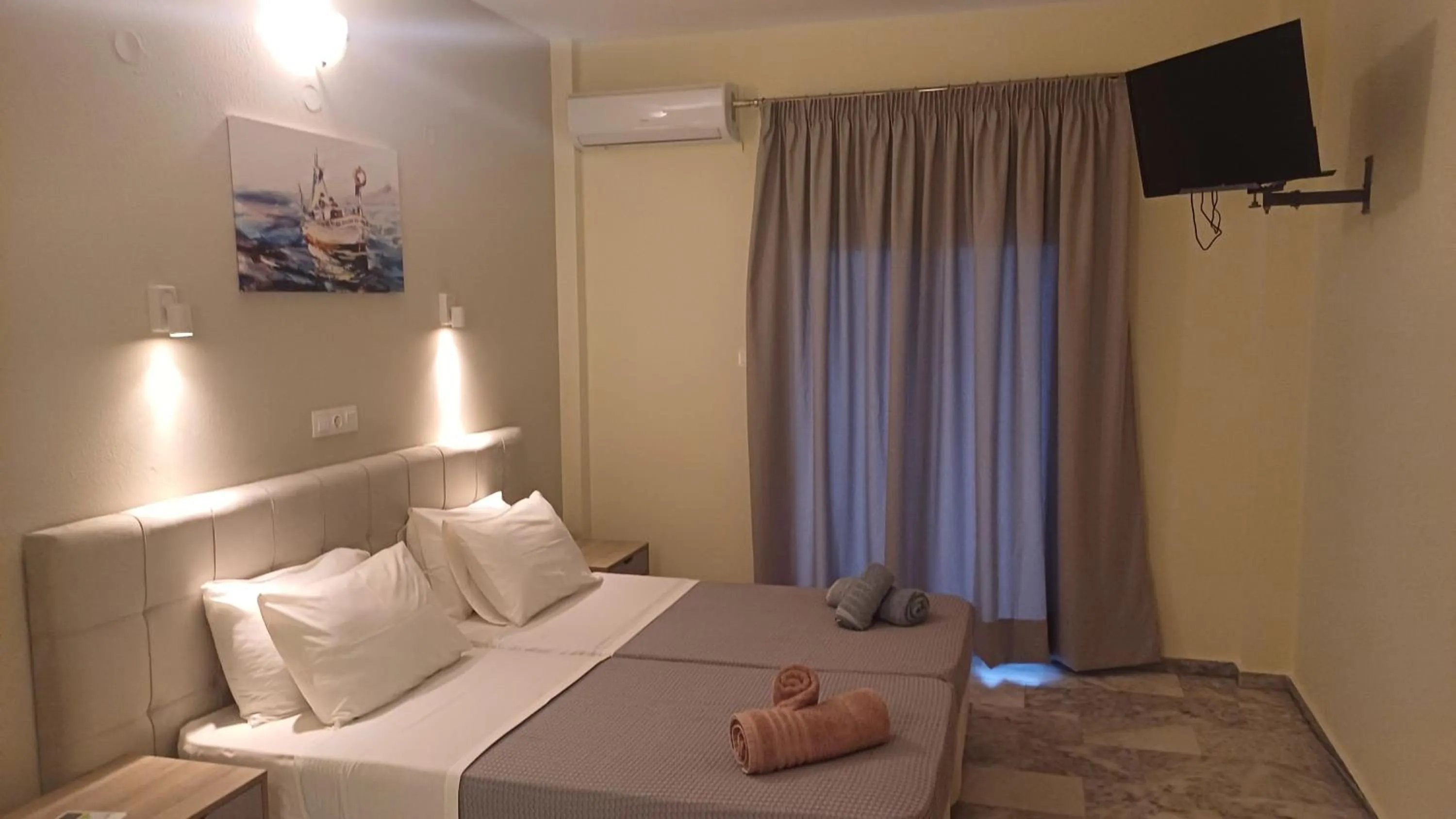 Bed in Villa Kavourakia