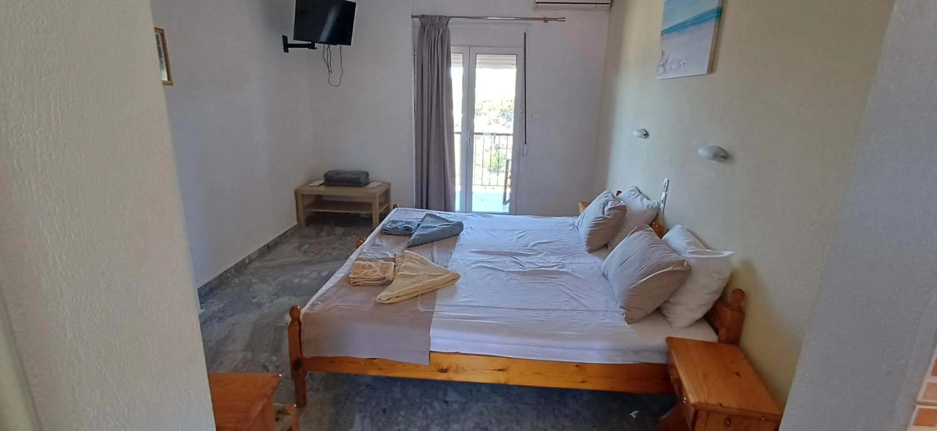 Bed in Villa Kavourakia