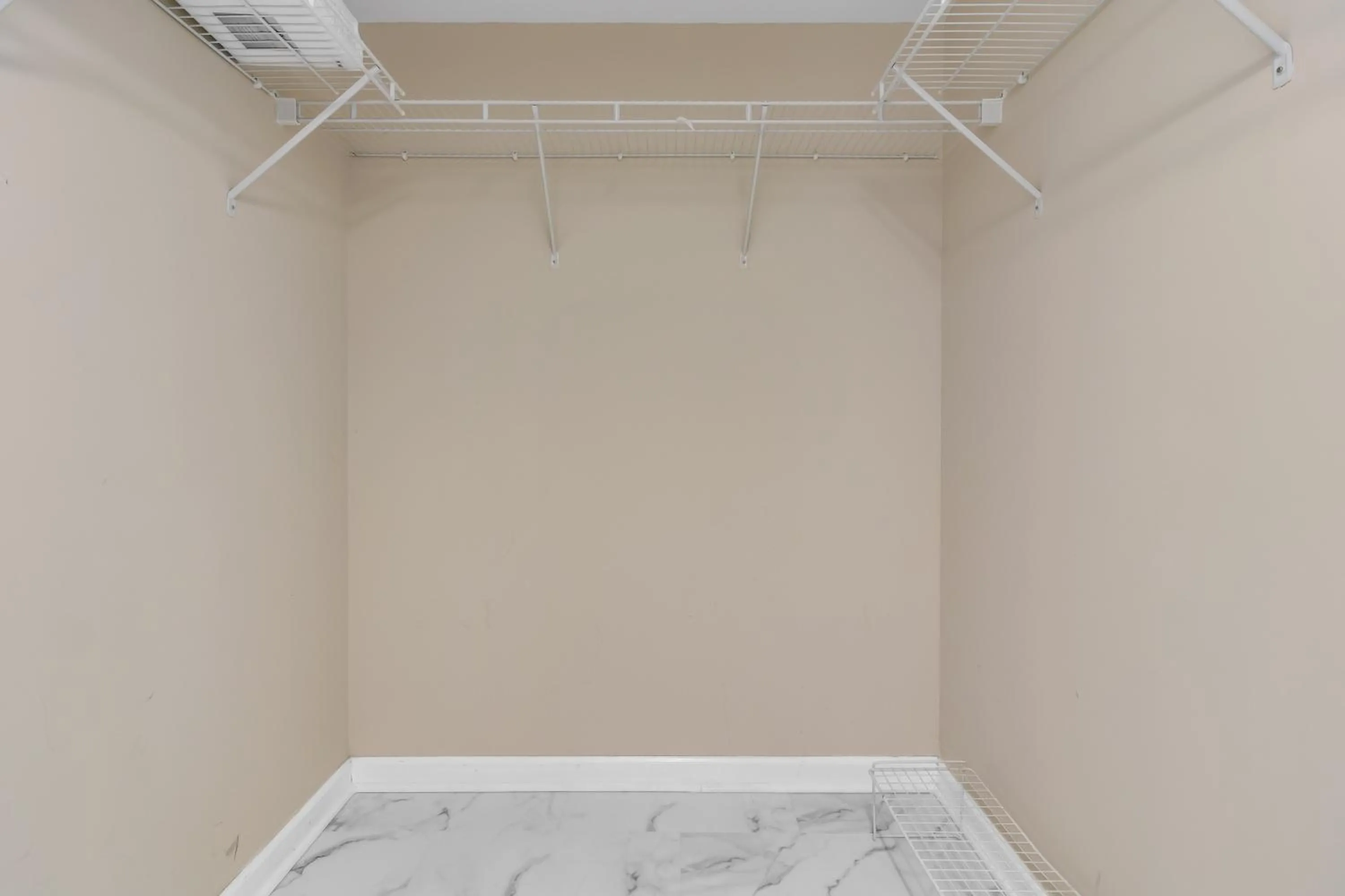 wardrobe in The Club at Brickell Bay Luxury Suites