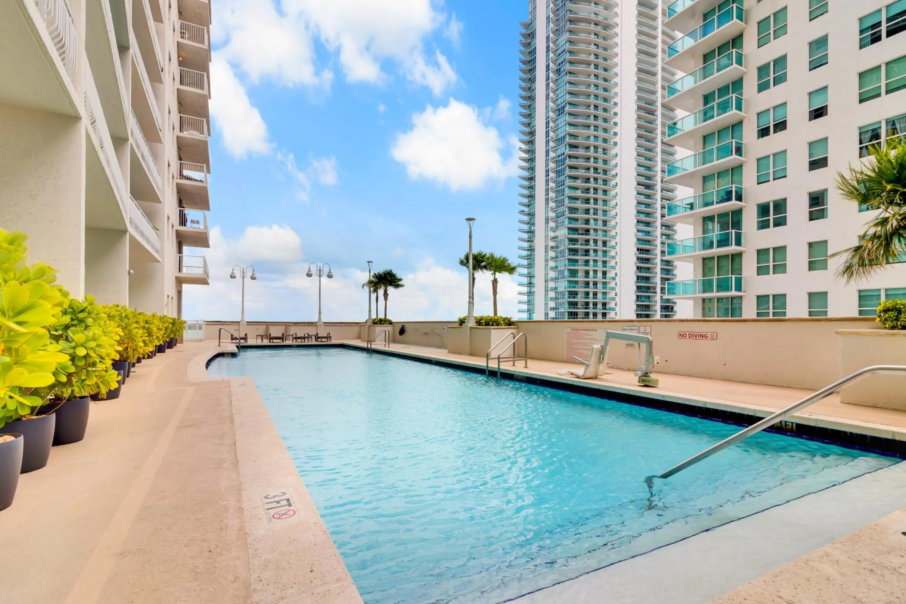 Property building in The Club at Brickell Bay Luxury Suites