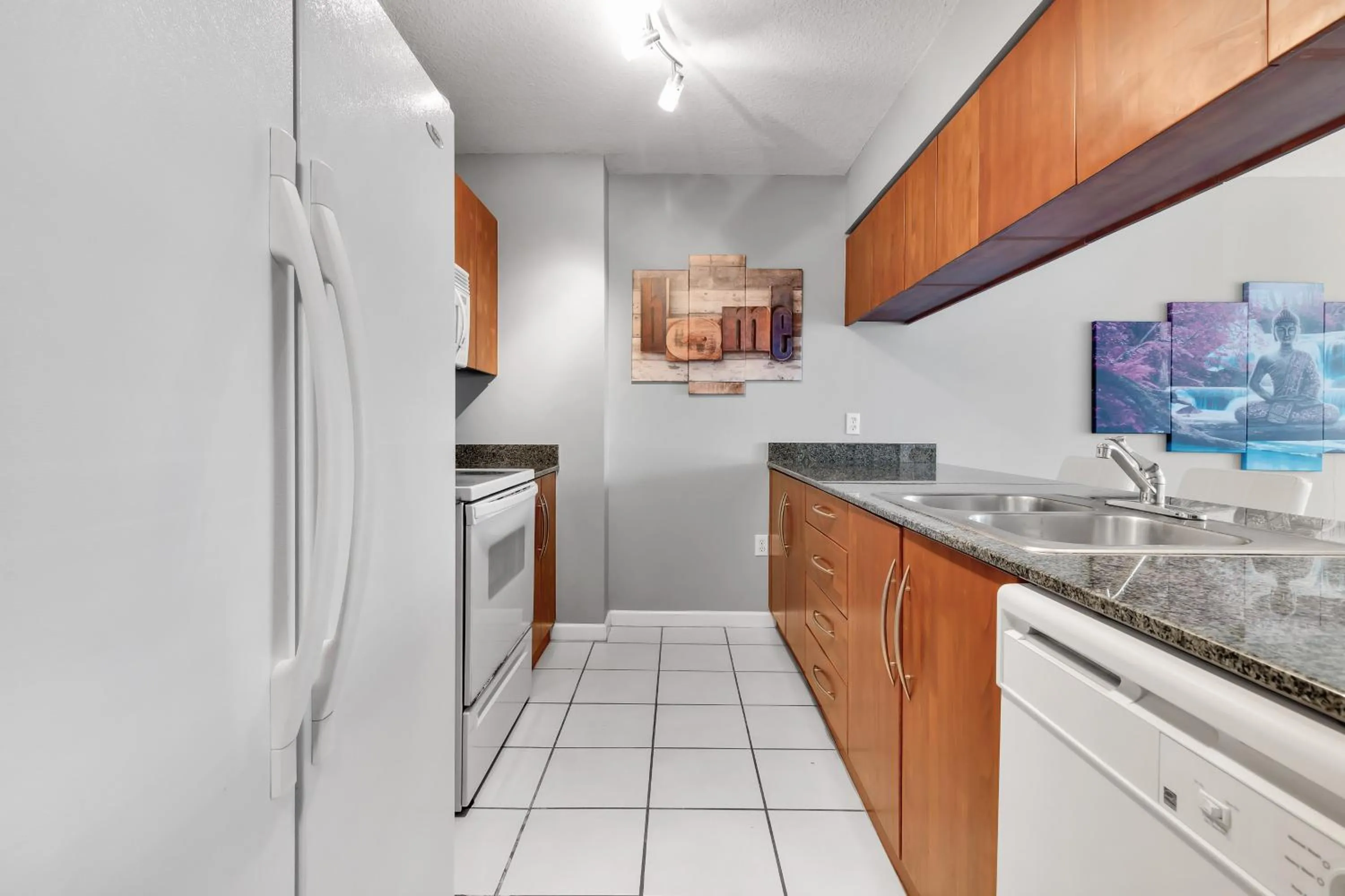 Kitchen or kitchenette in The Club at Brickell Bay Luxury Suites