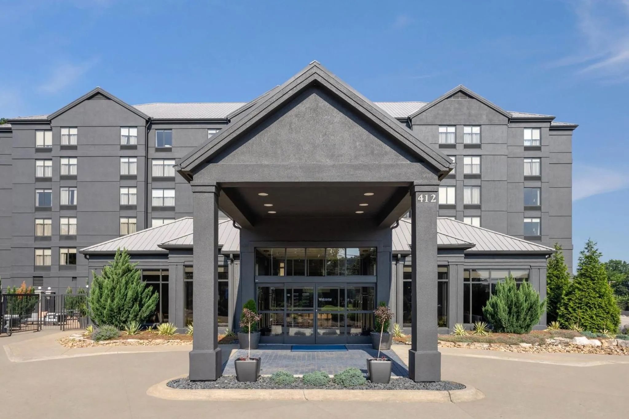 Property building in Crowne Plaza Nashville Airport by IHG