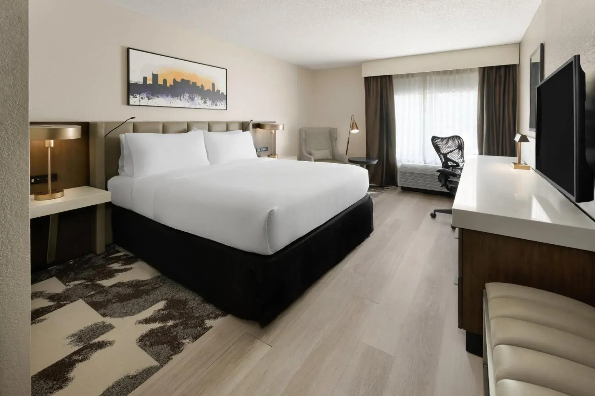 Standard King Room in Crowne Plaza Nashville Airport by IHG Standard King Room in Crowne Plaza Nashville Airport by IHG