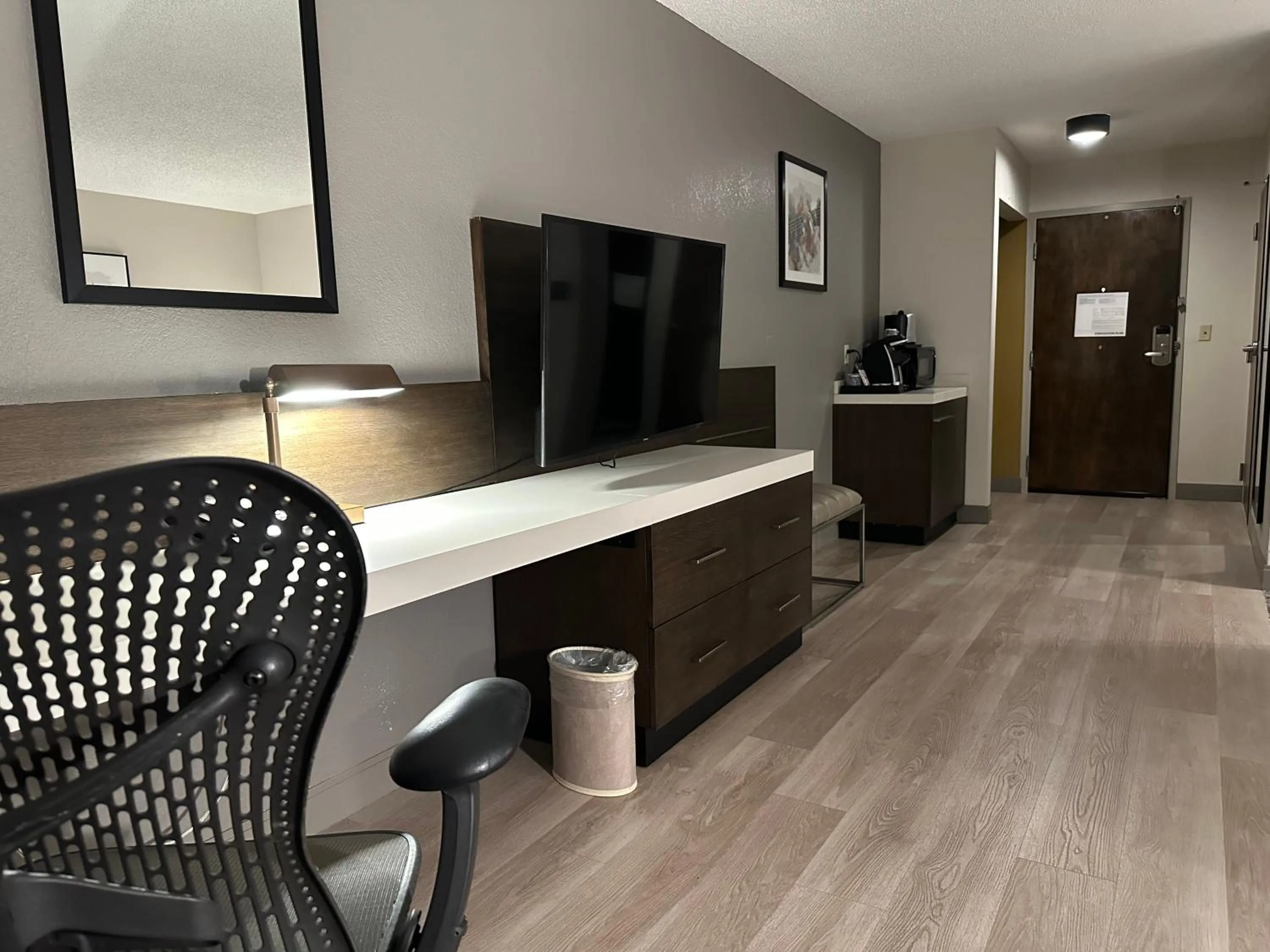 Evening entertainment in Nash Haus Hotel