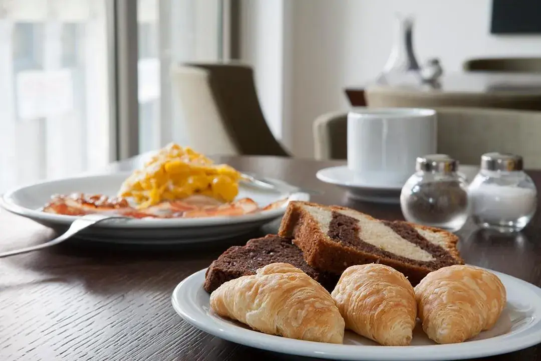 Food and drinks in Plaka Hotel Food and drinks in Plaka Hotel