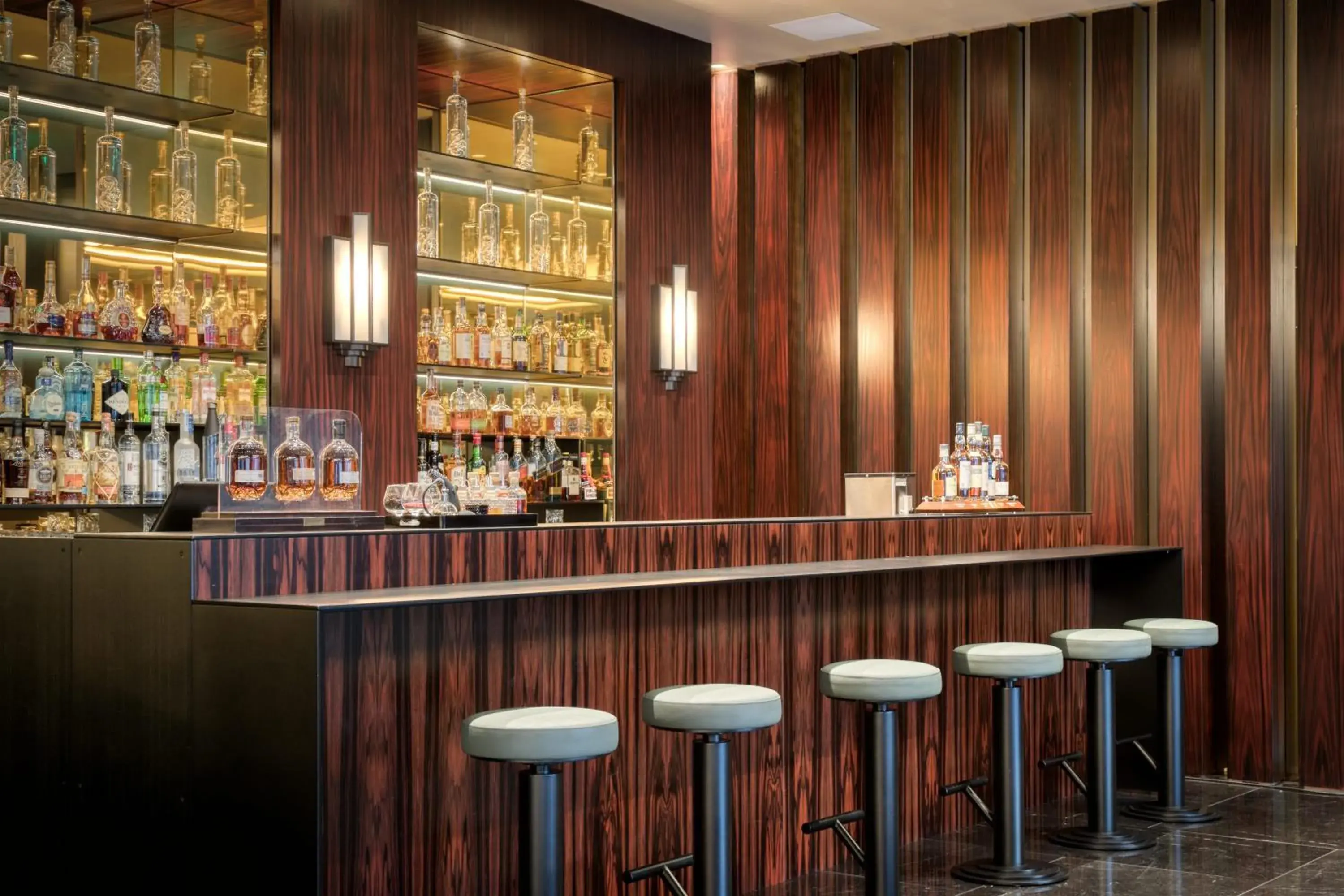 Restaurant/places to eat in Divani Caravel Restaurant/places to eat in Divani Caravel