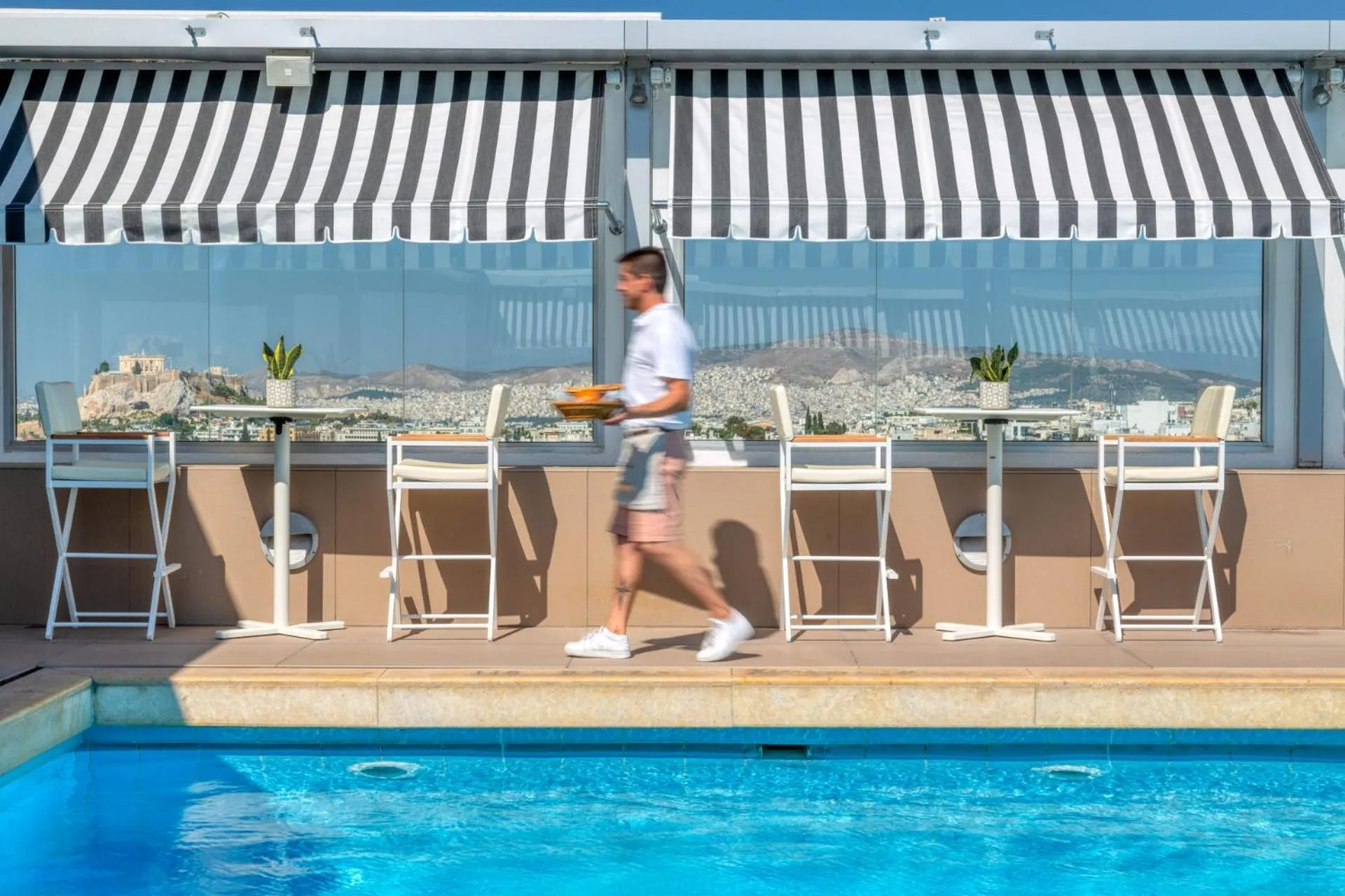 Restaurant/places to eat in Divani Caravel