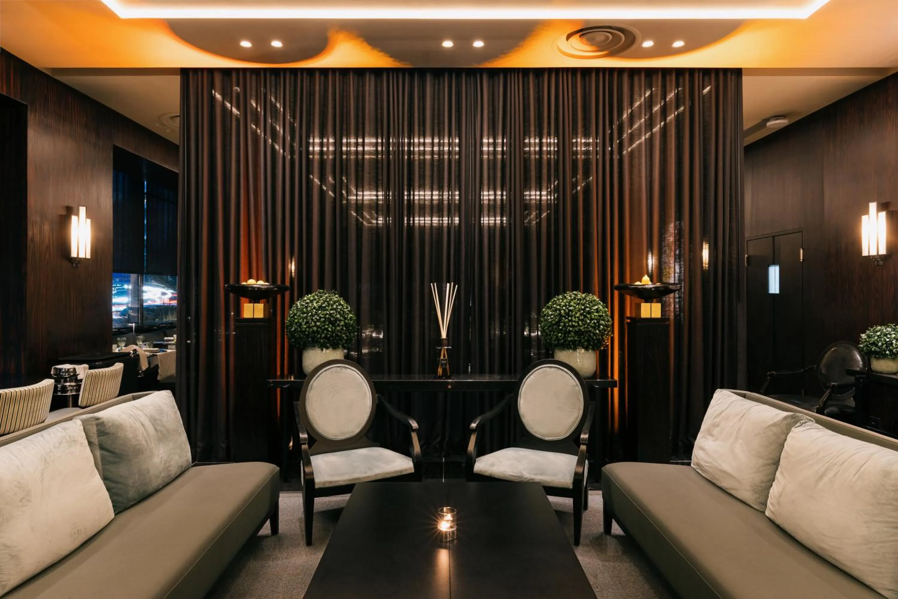 Restaurant/places to eat in Divani Caravel