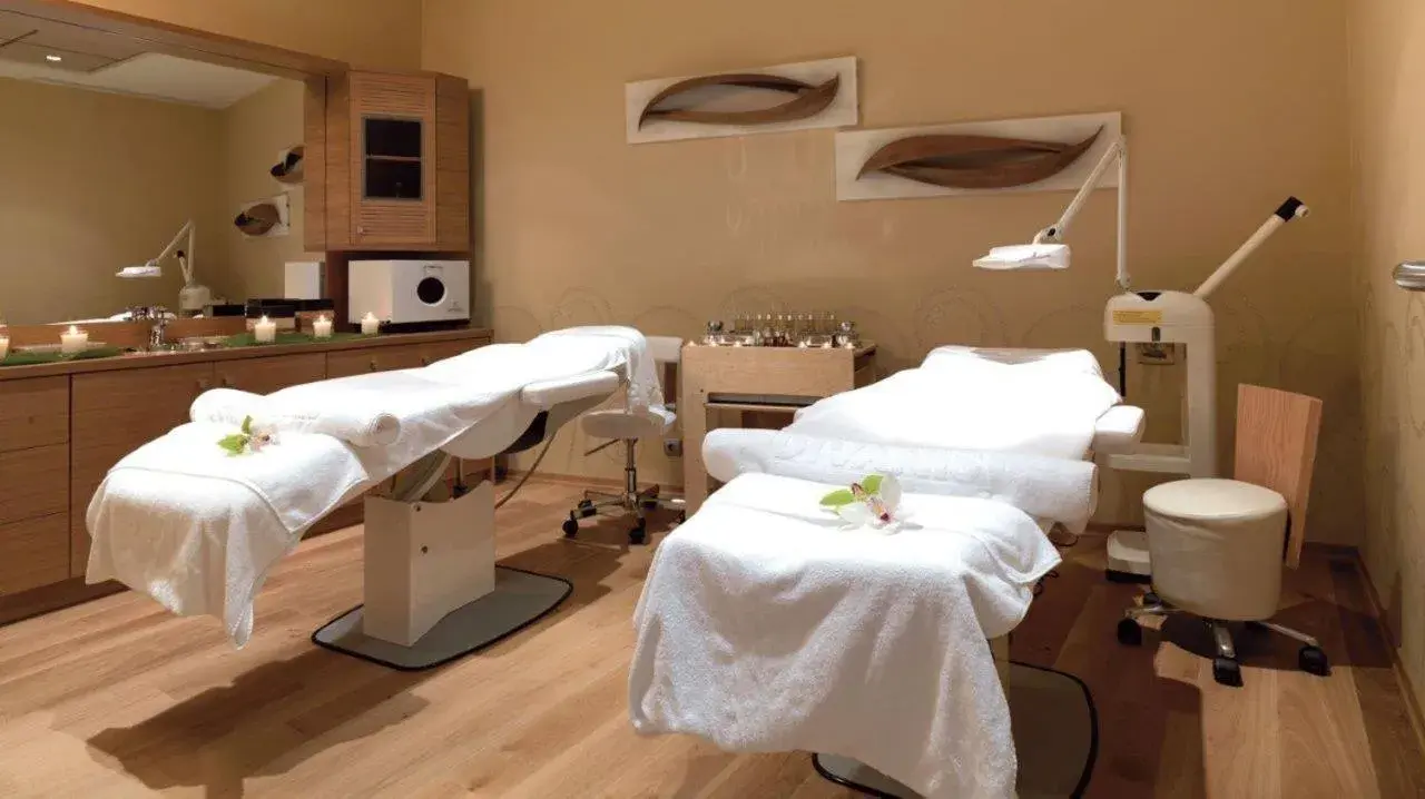 Spa and wellness centre/facilities in Divani Caravel Spa and wellness centre/facilities in Divani Caravel