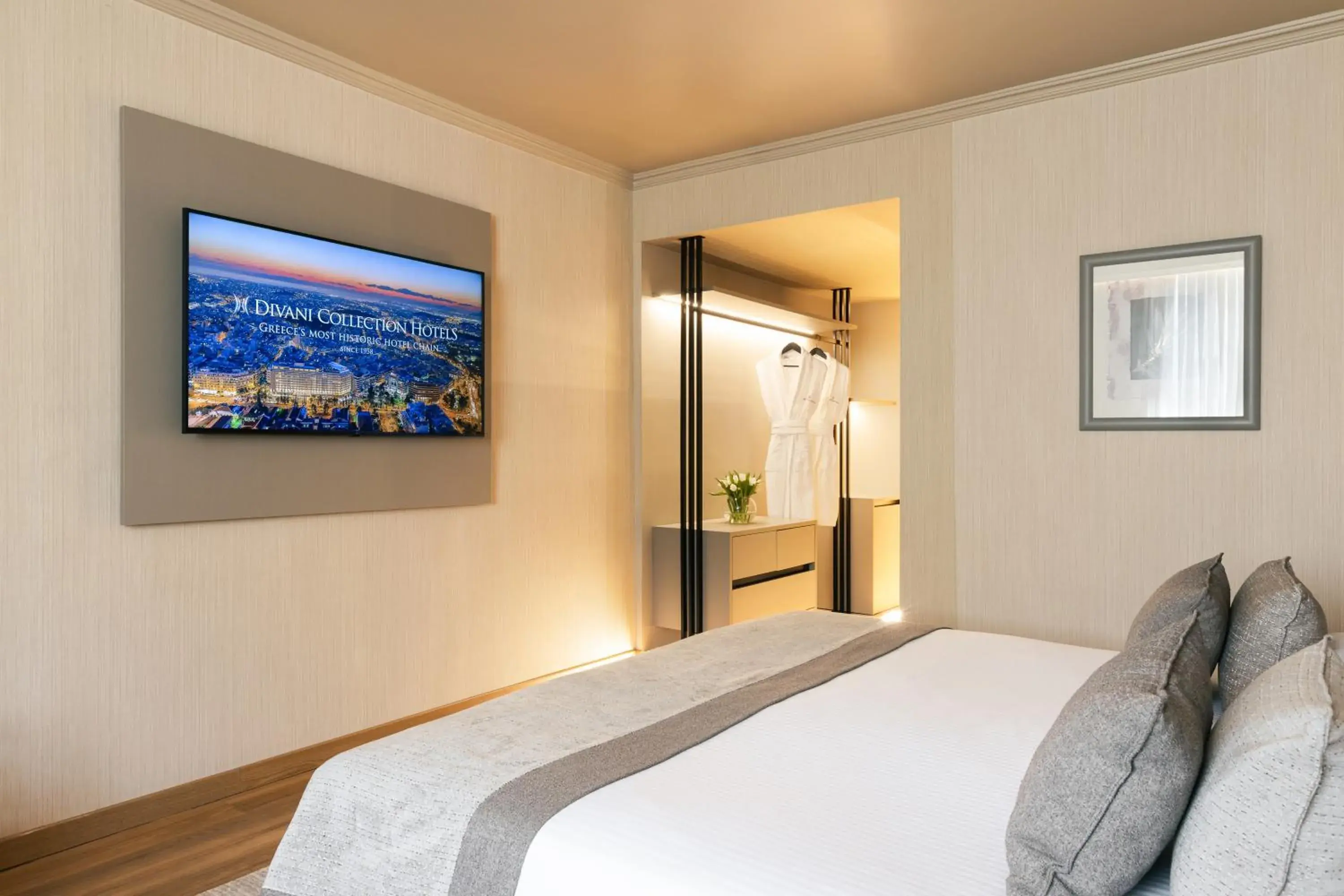 Bedroom, Bed in Divani Caravel Bedroom, Bed in Divani Caravel