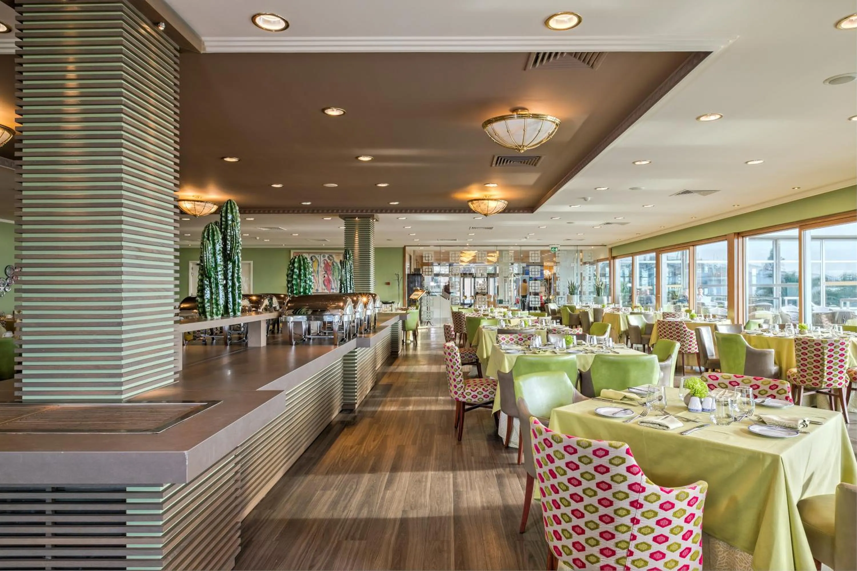 Restaurant/places to eat in Divani Apollon Palace & Thalasso