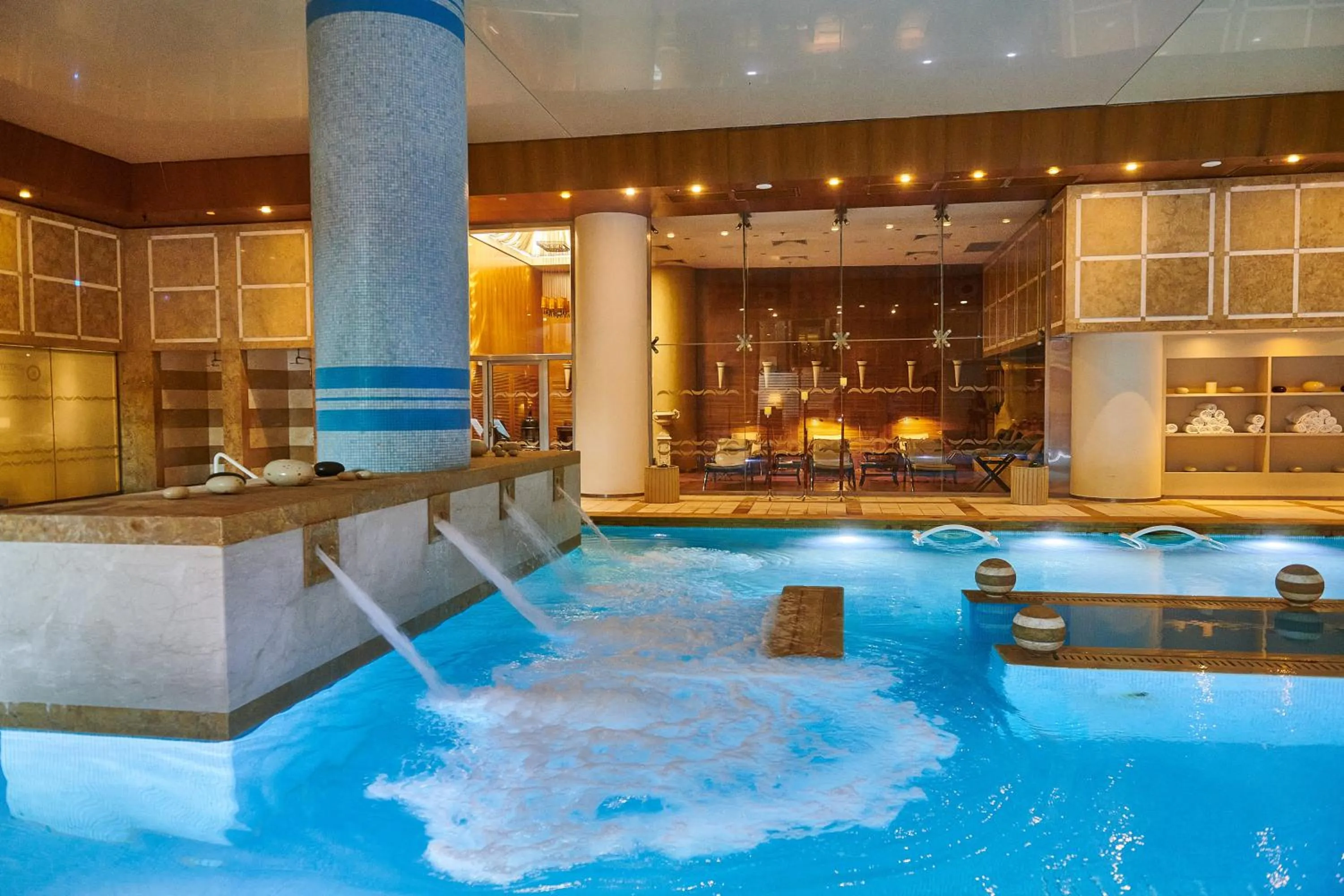 Spa and wellness centre/facilities in Divani Apollon Palace & Thalasso
