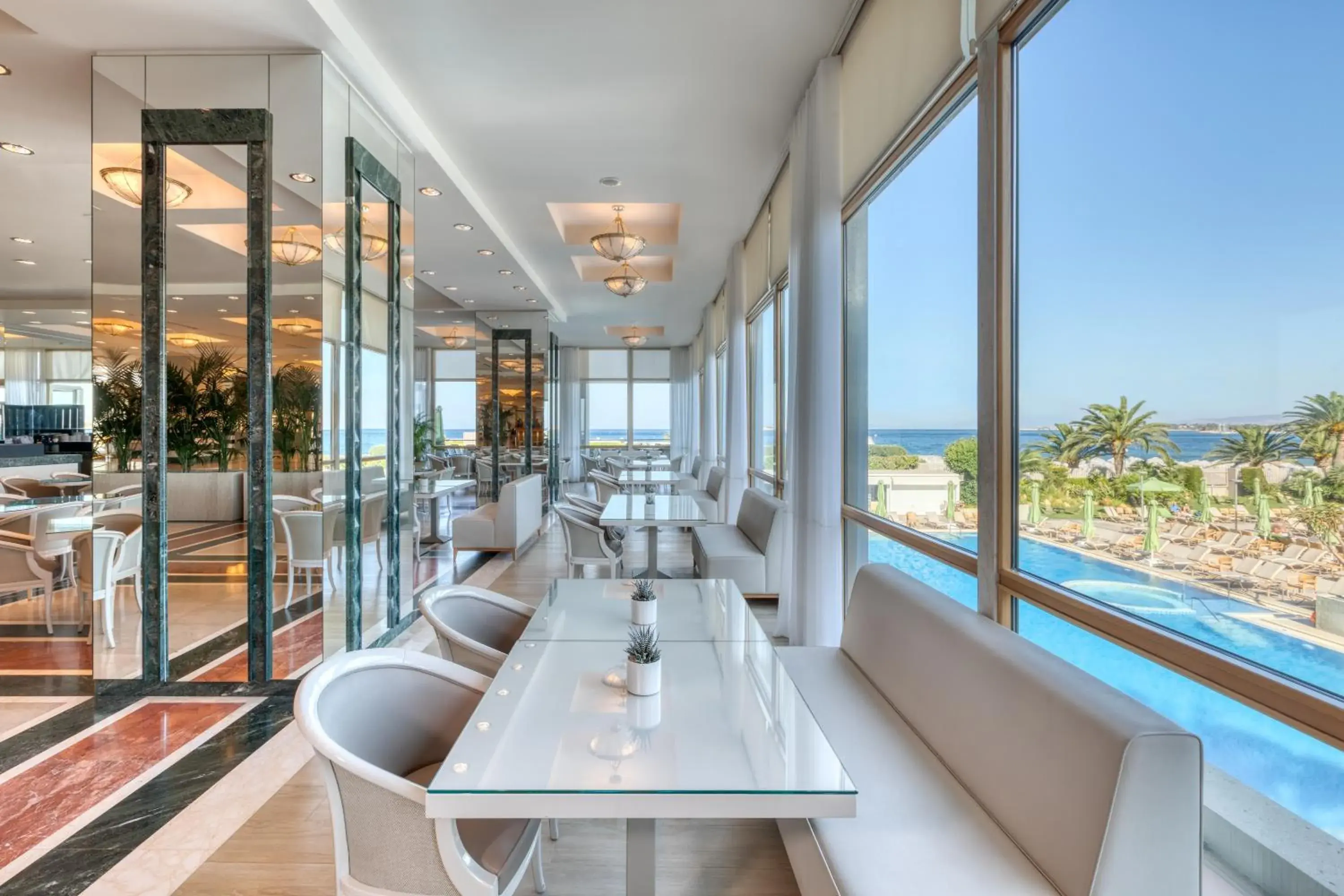 Restaurant/places to eat in Divani Apollon Palace & Thalasso Restaurant/places to eat in Divani Apollon Palace & Thalasso