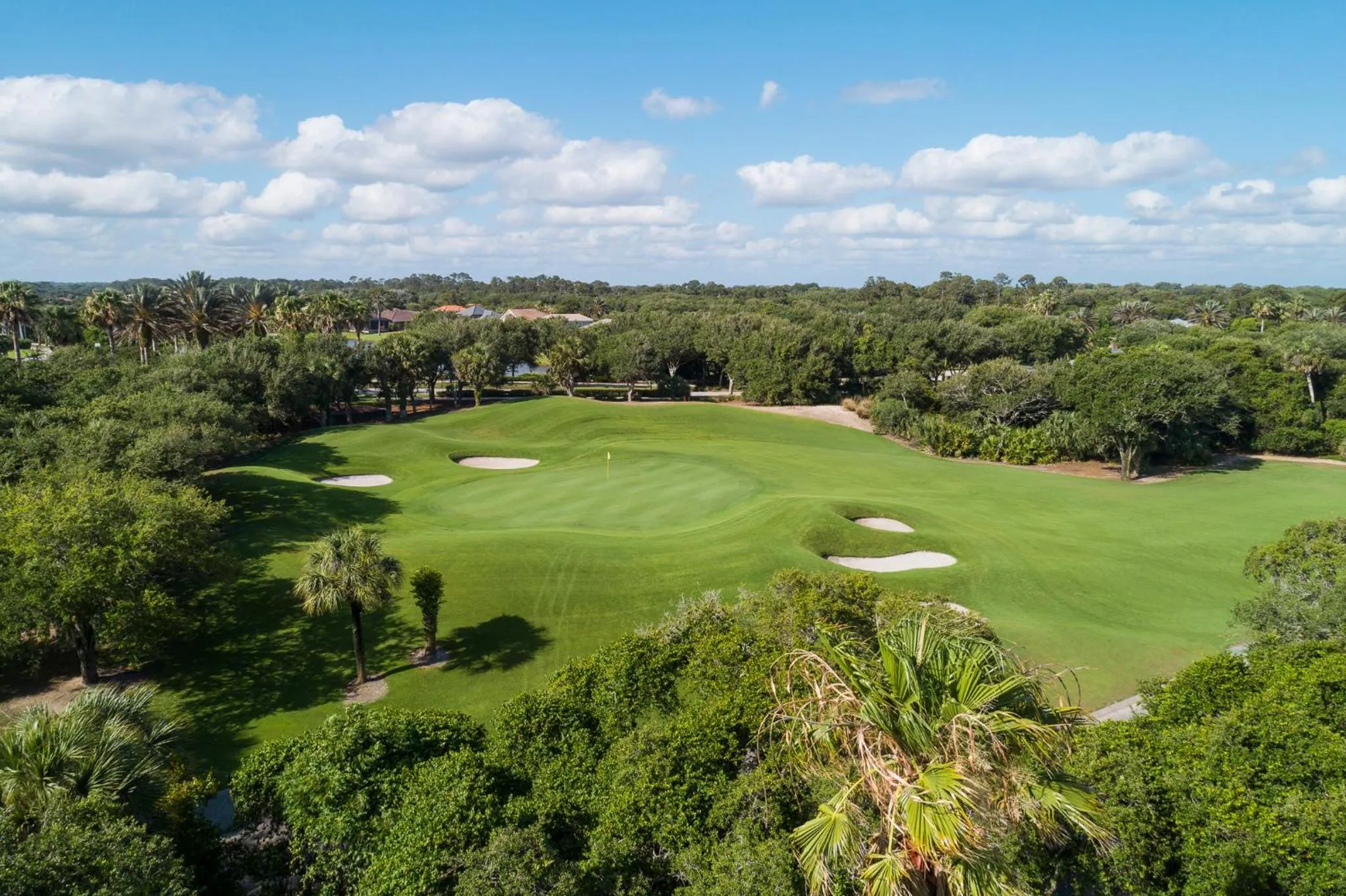 Property building in 633 Cinnamon Beach
