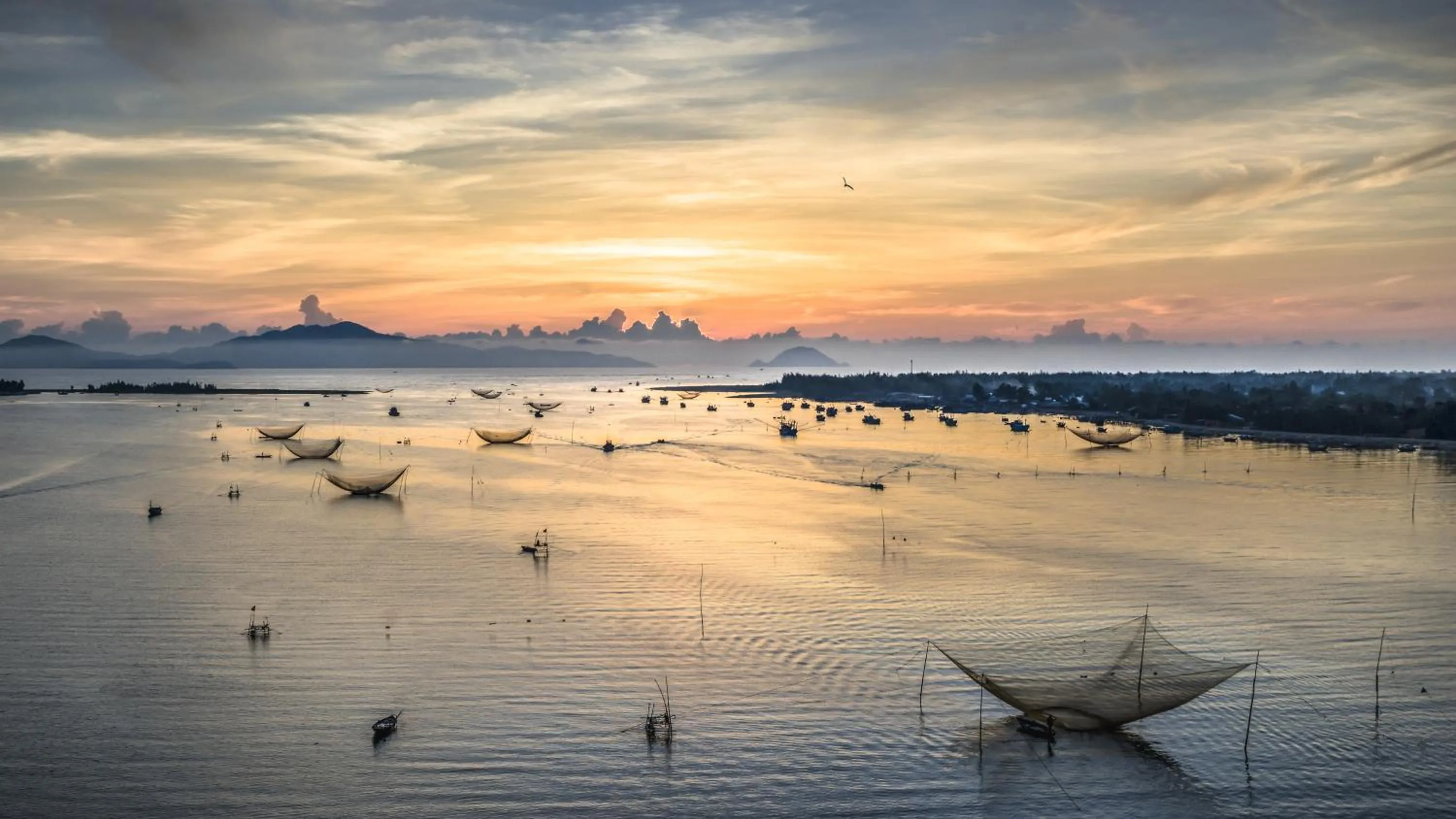 Fishing in New World Hoiana Beach Resort