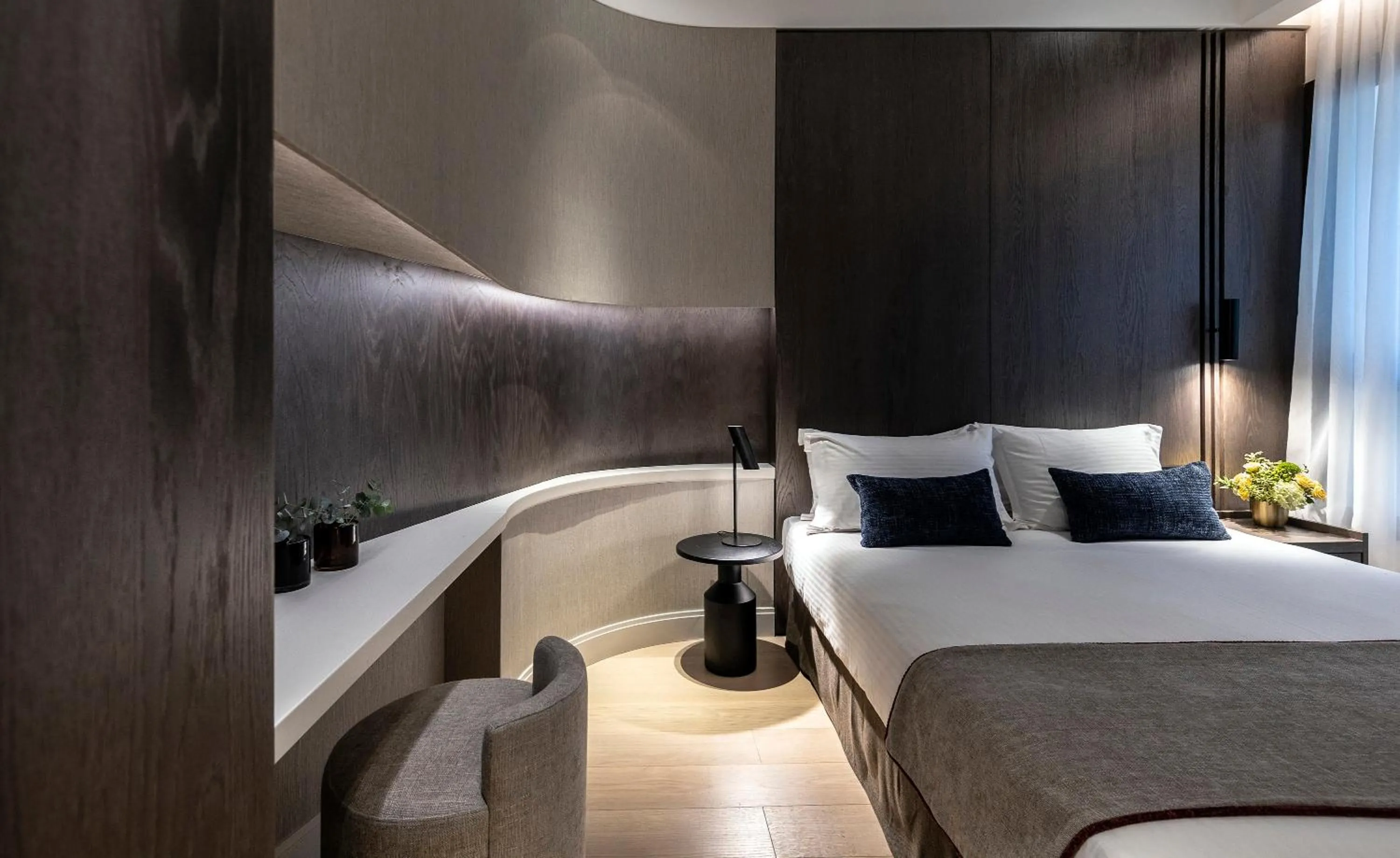 Bed in NJV Athens Plaza