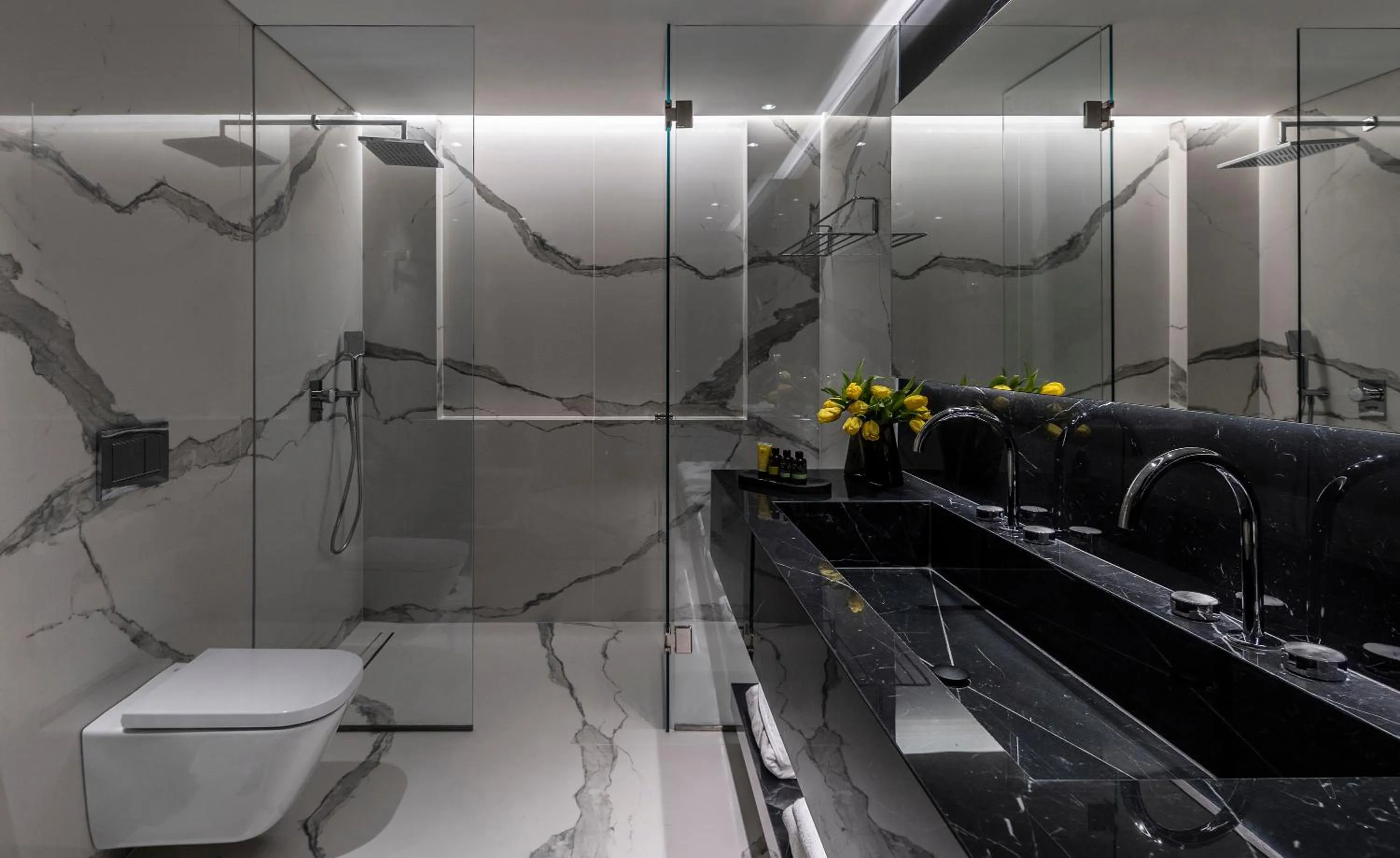 Shower in NJV Athens Plaza