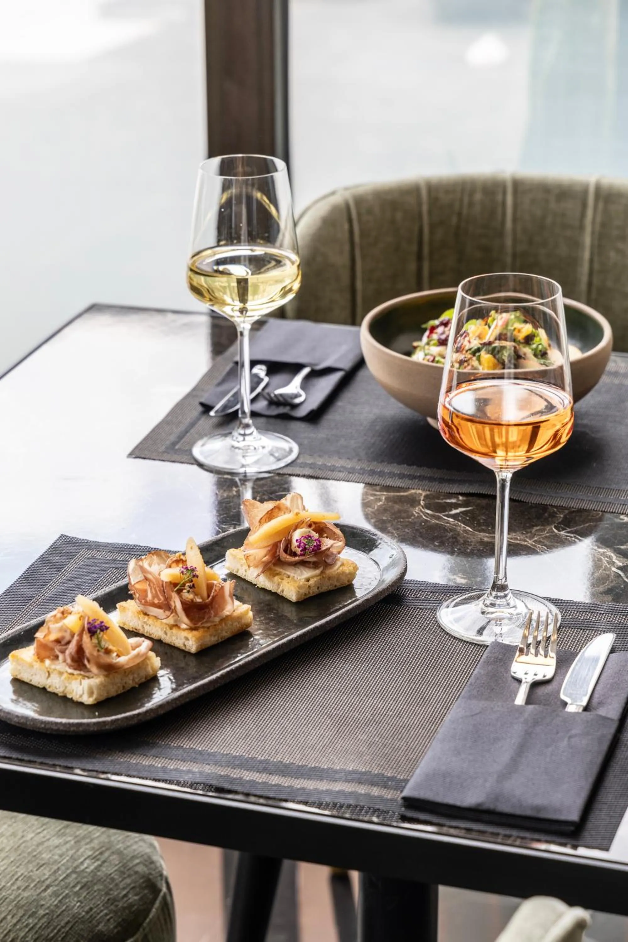 Restaurant/places to eat in NJV Athens Plaza