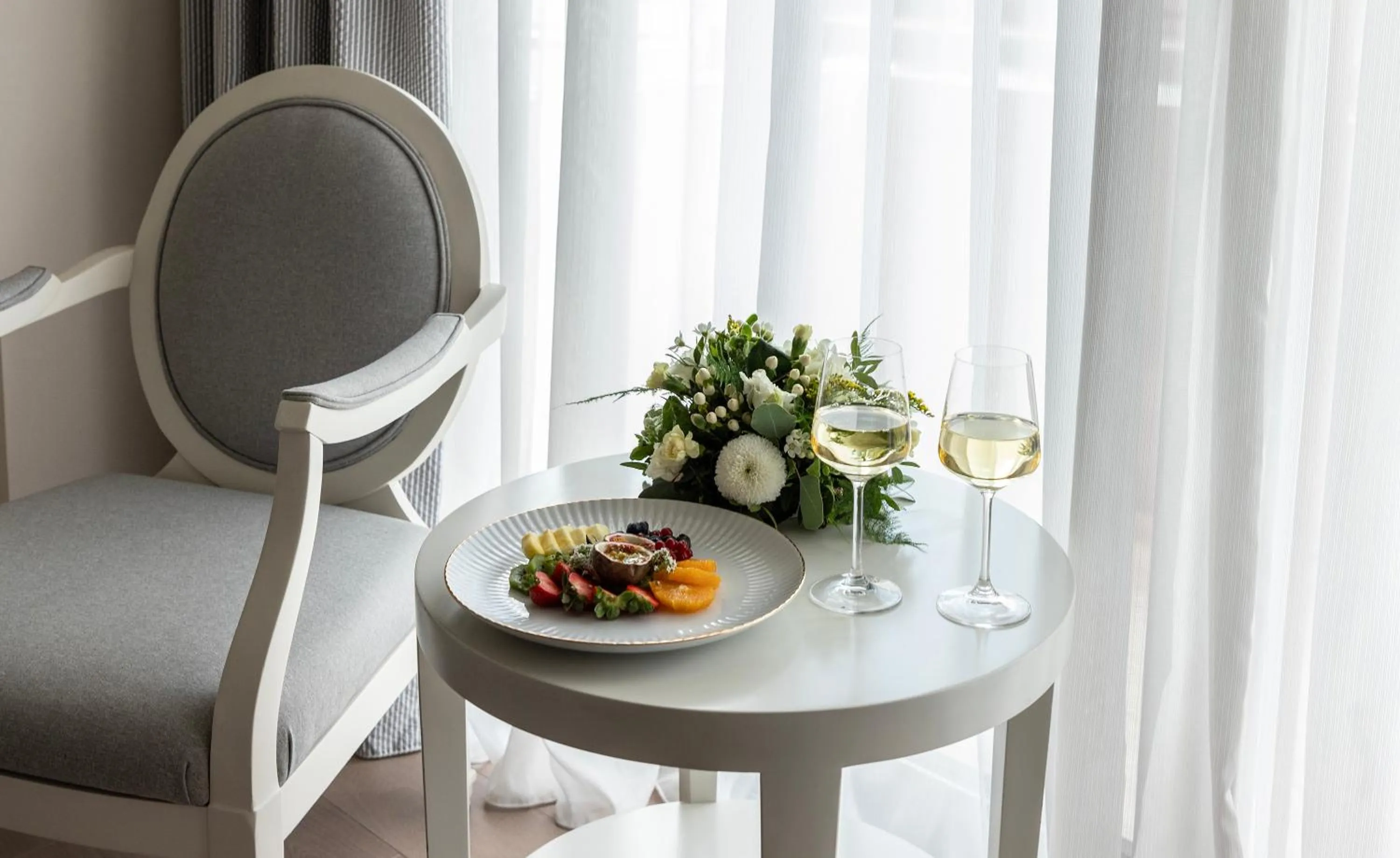 Food and drinks in NJV Athens Plaza