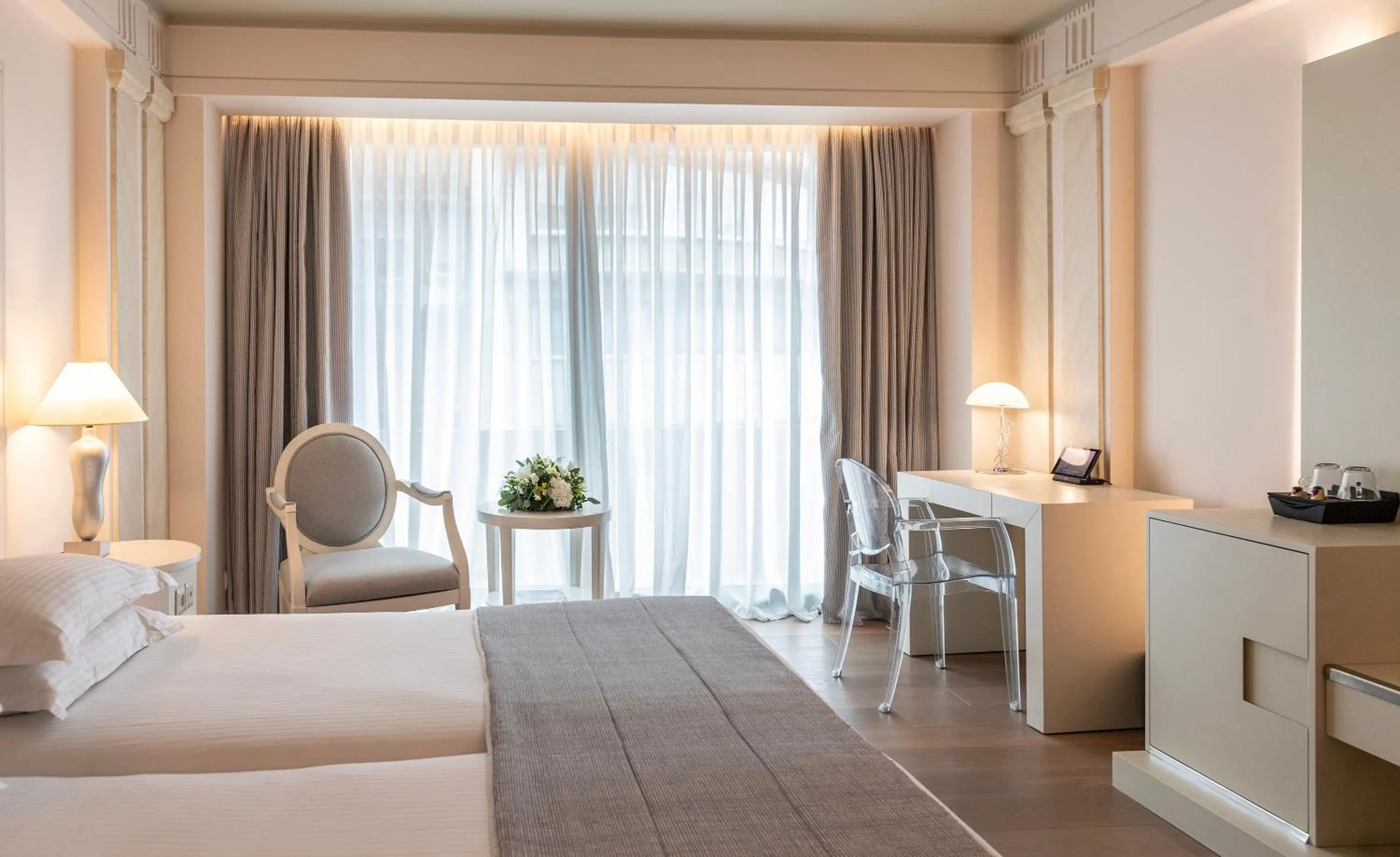 Bed in NJV Athens Plaza