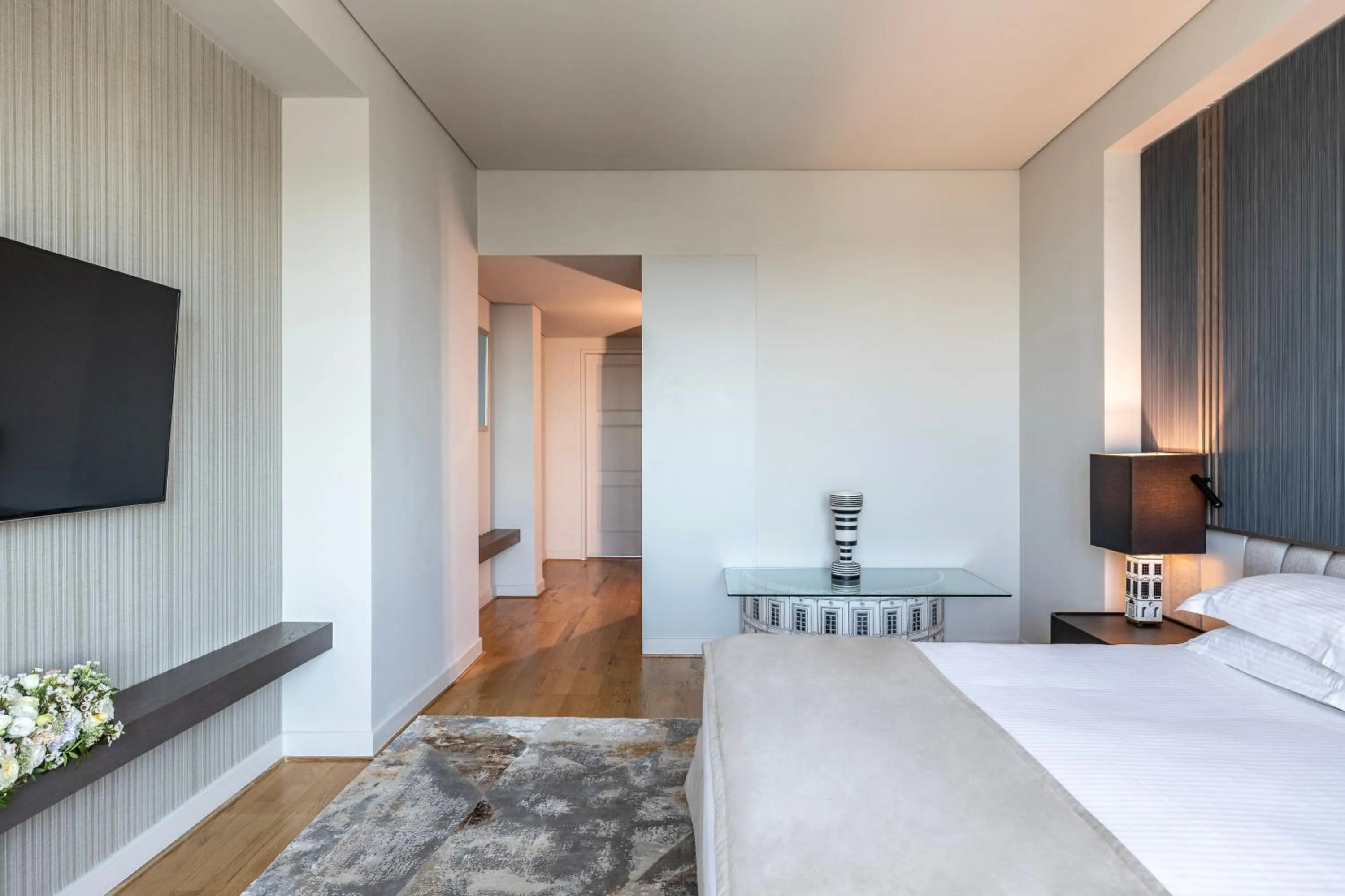 Bed in NJV Athens Plaza