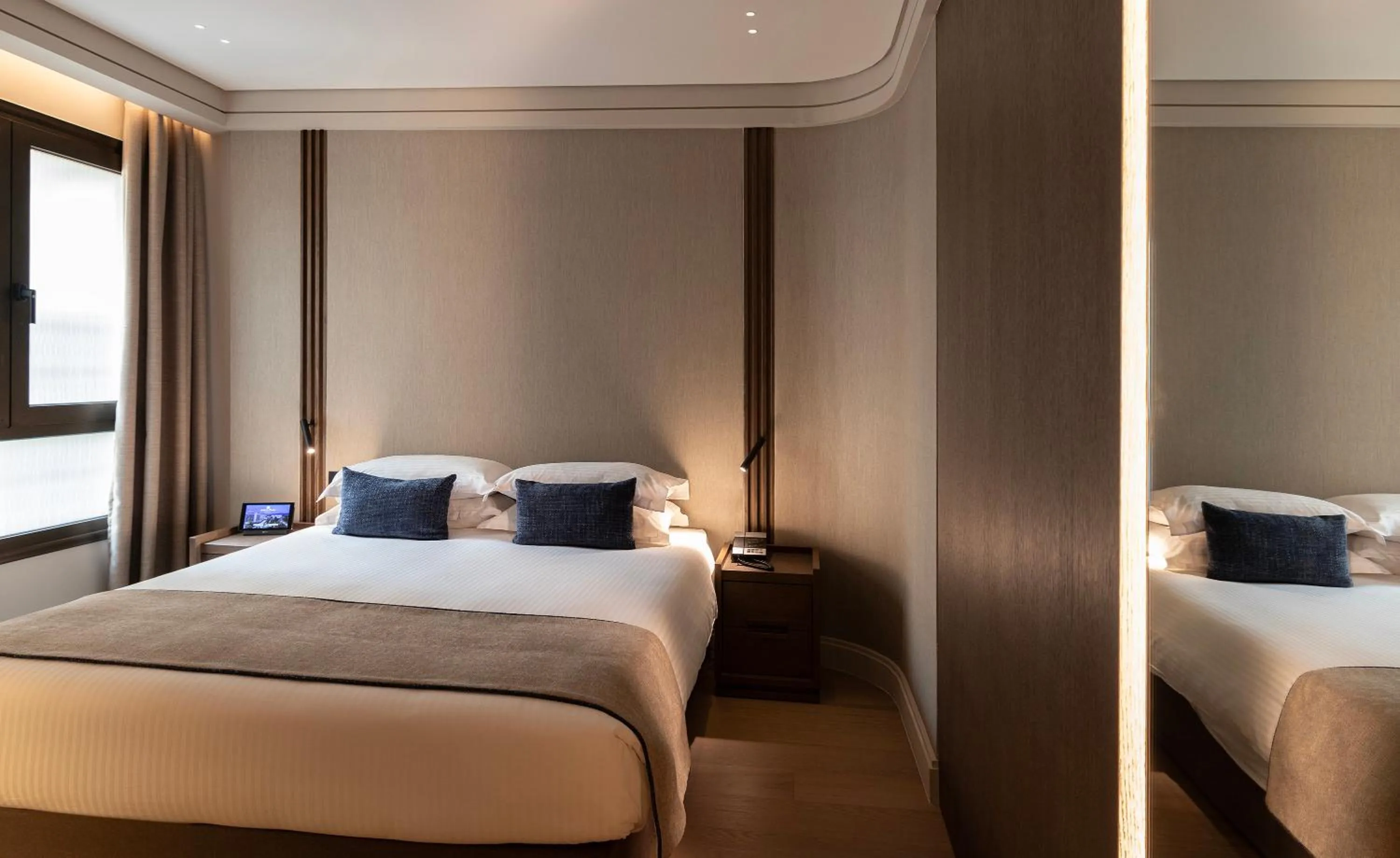 Bed in NJV Athens Plaza