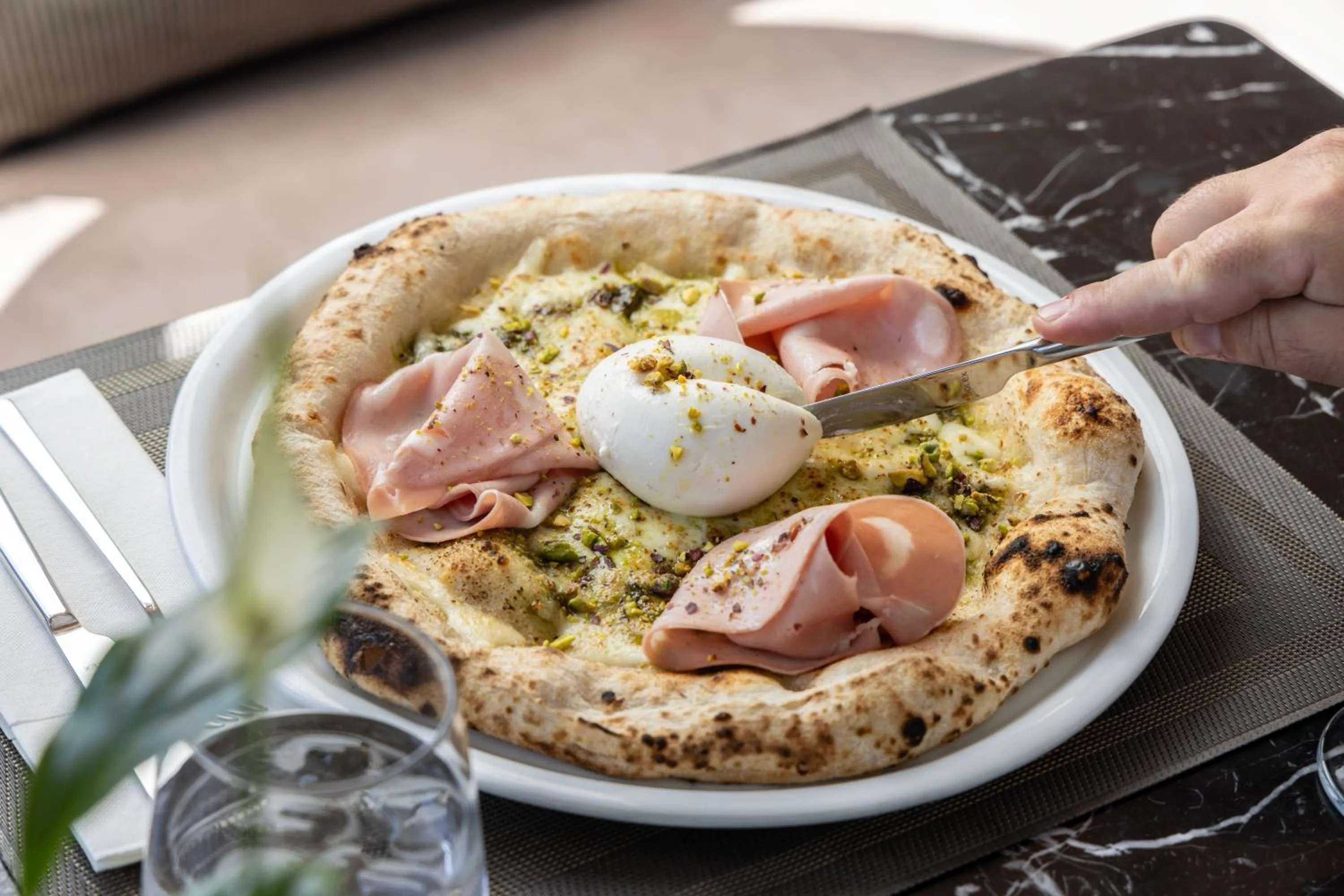 Restaurant/places to eat in NJV Athens Plaza