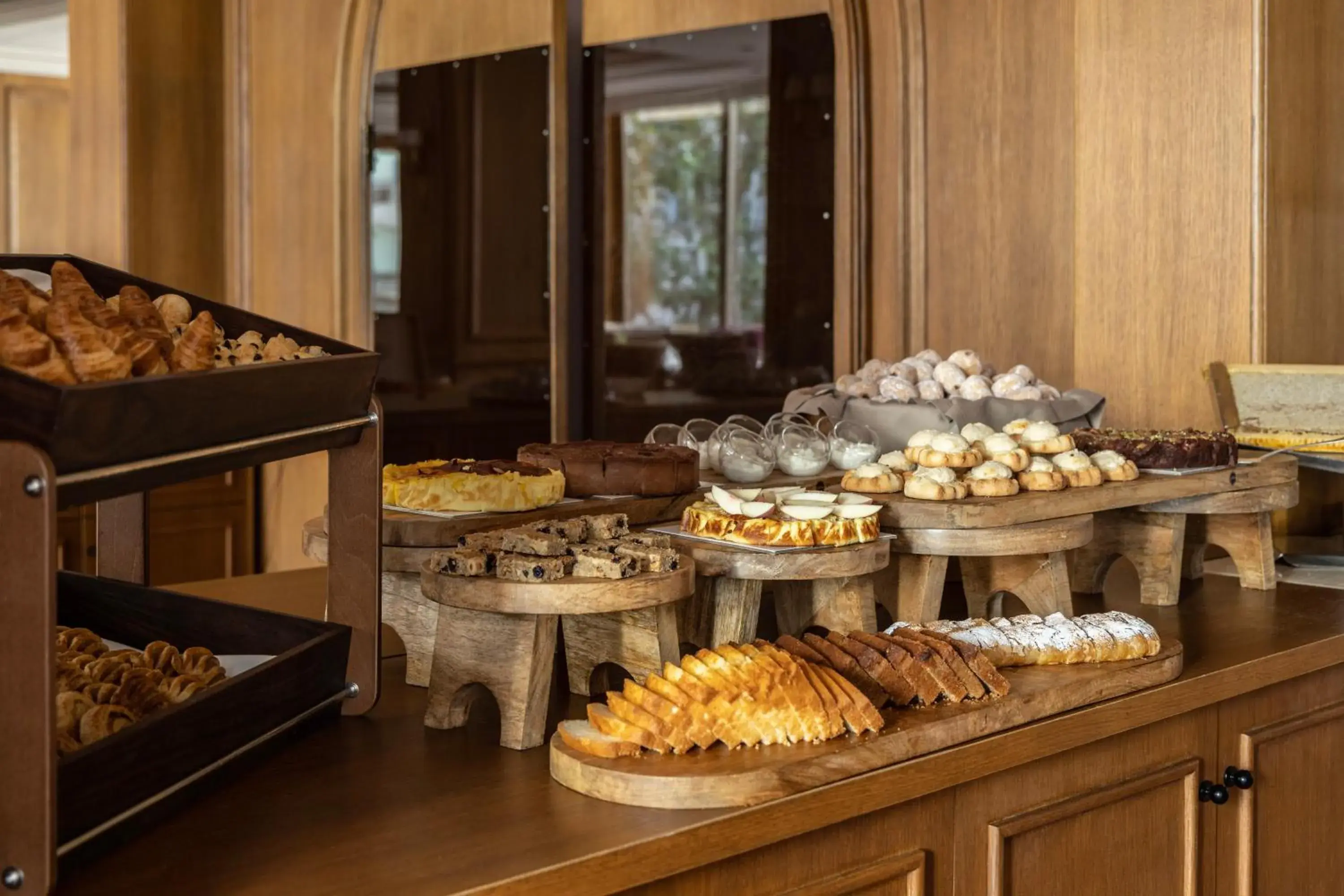 Breakfast in NJV Athens Plaza Breakfast in NJV Athens Plaza