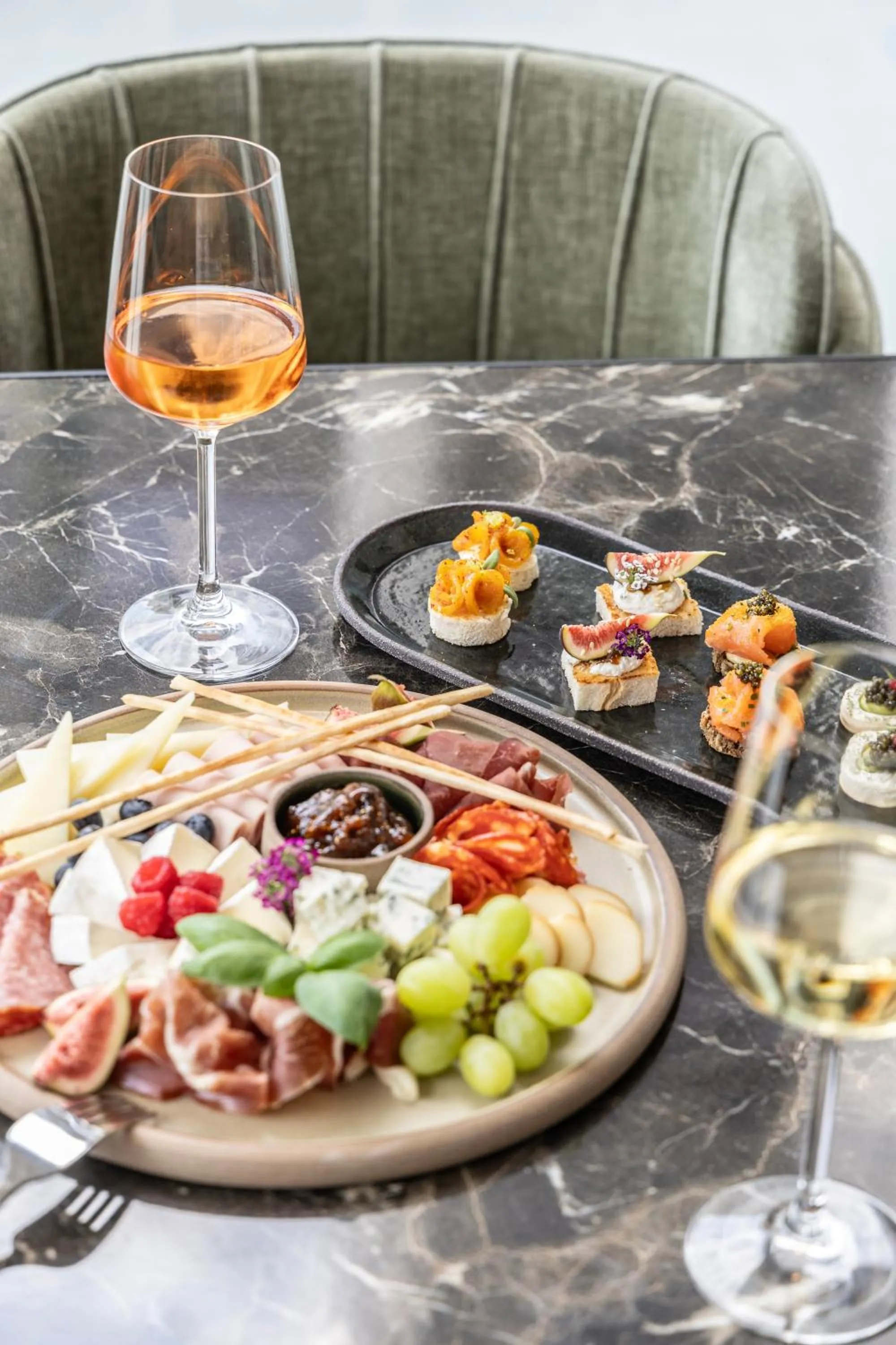 Restaurant/places to eat in NJV Athens Plaza