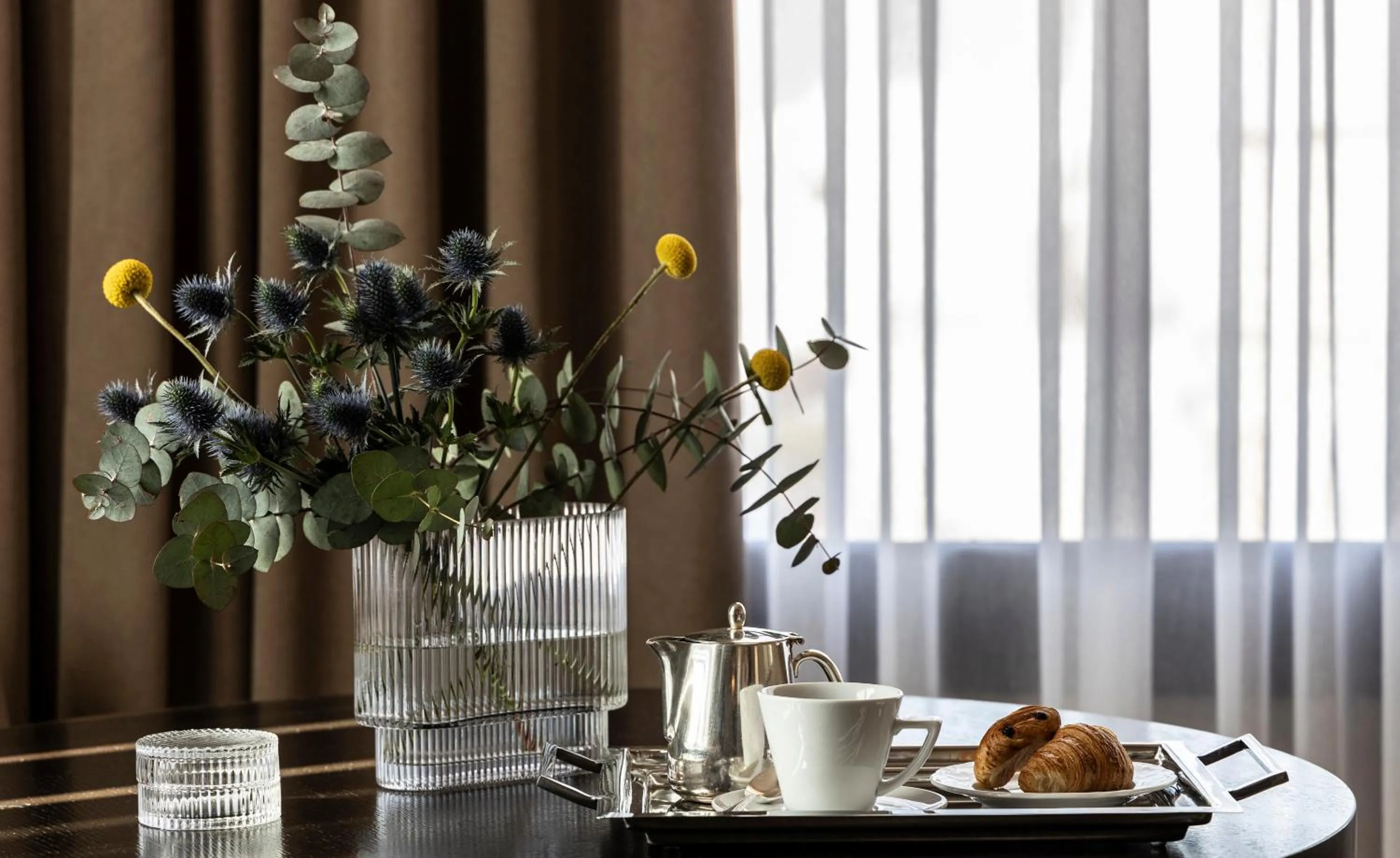 Food and drinks in NJV Athens Plaza